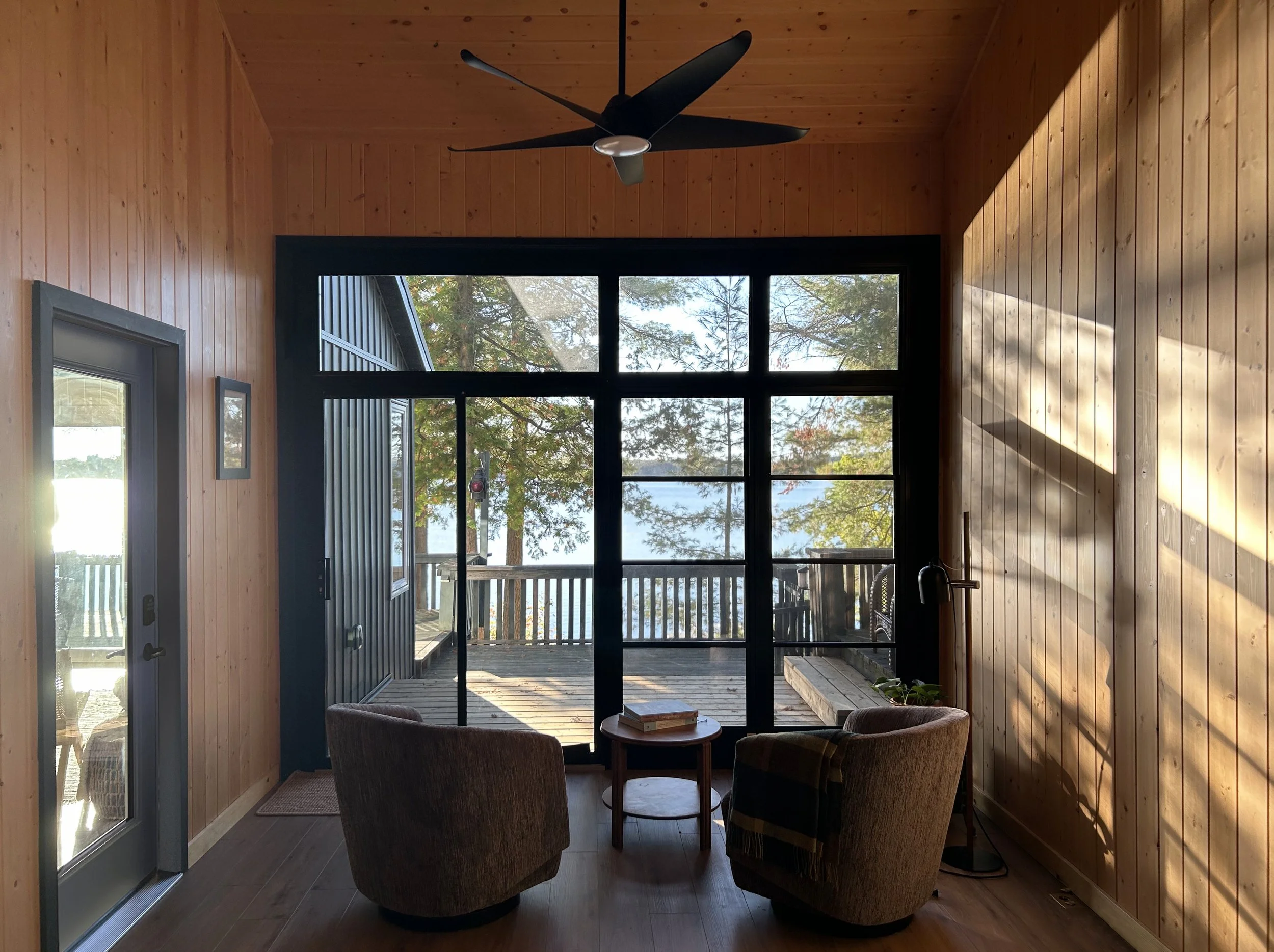 muskoka-cottage-muskoka-room-lakeview-studio-maggs.jpg