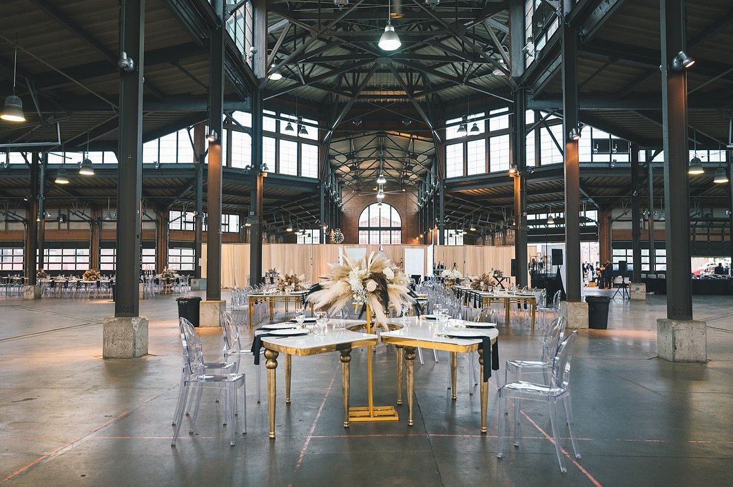 Design Tip: If it doesn&rsquo;t make your guests pause and say &ldquo;wow,&rdquo; it&rsquo;s not going on the table.
We plan moments that move people.