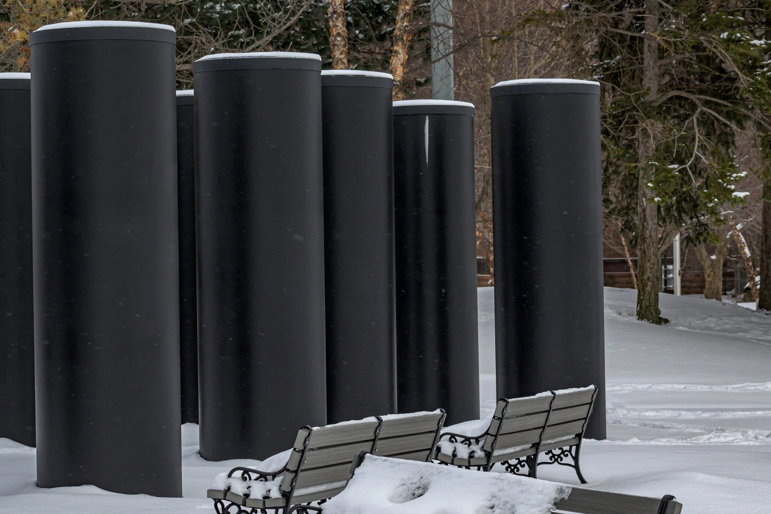 That's a deep snow pile-13.JPG