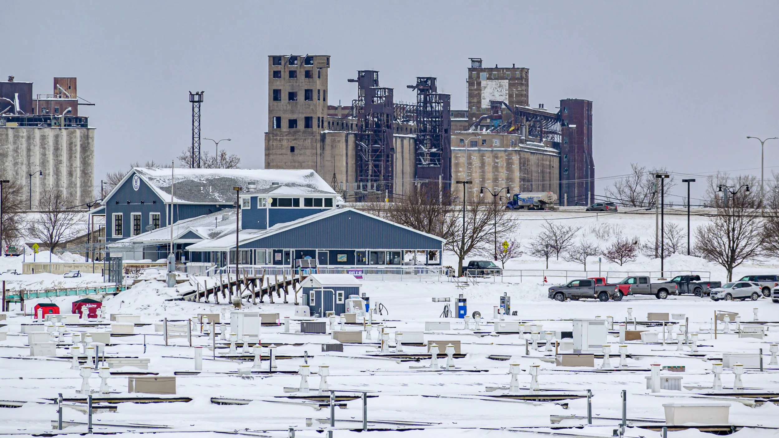 That's a deep snow pile-18.JPG