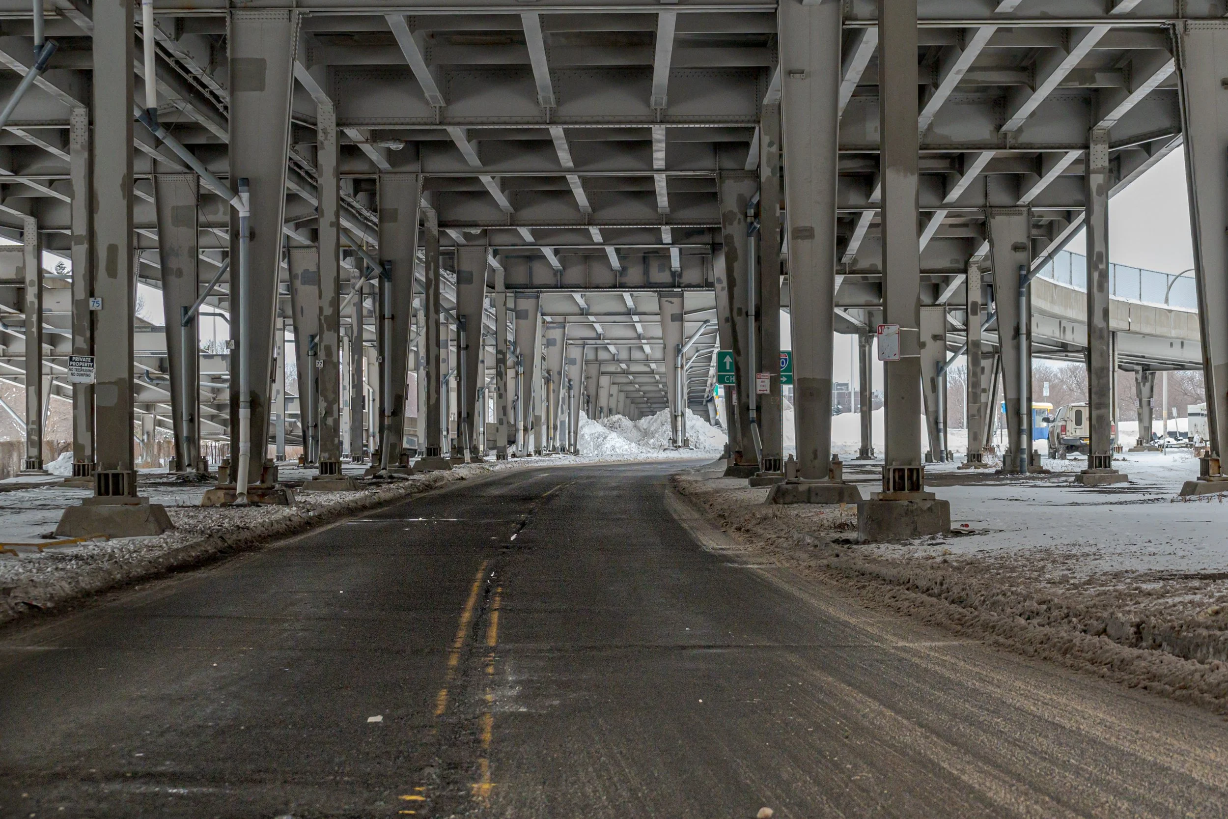 That's a deep snow pile-17.JPG