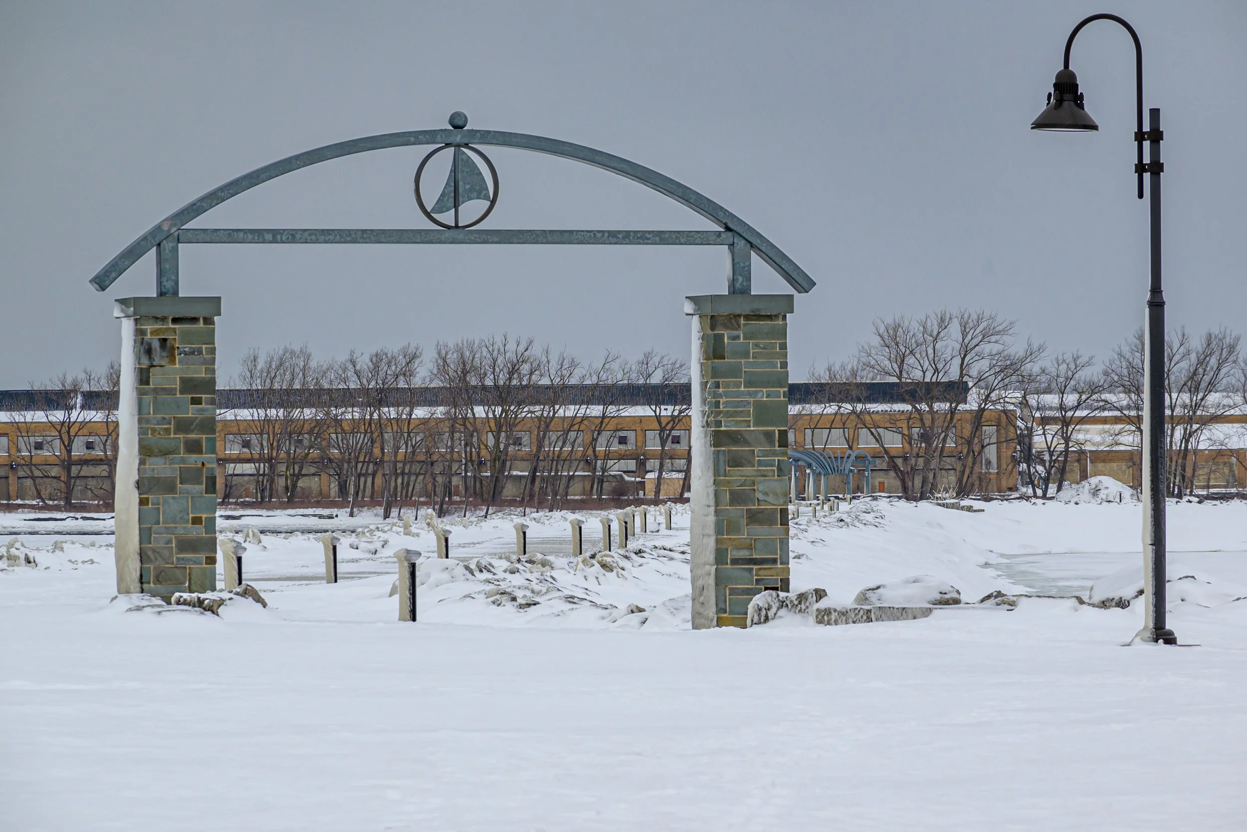 That's a deep snow pile-31.JPG