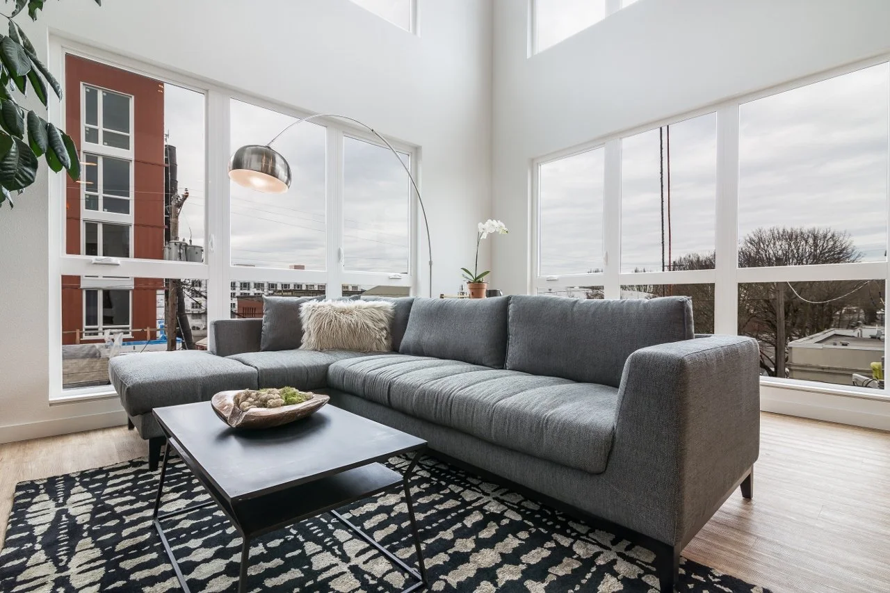 1010 Living Room.jpg