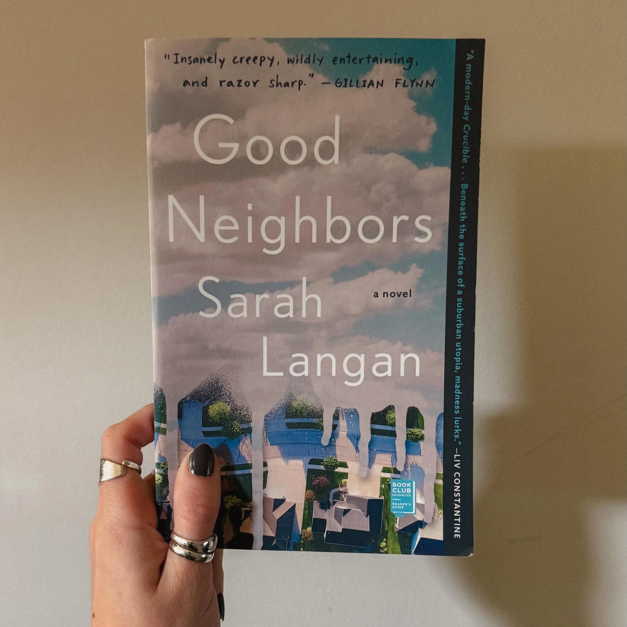 GOOD NEIGHBORS 🌳
With special guest Sarah Langan - tonight! 6/4

Members to Join at 7 pm EST
Sarah to Join at 7:30 pm EST

The link is available in the Bookclubs app, the Discord and the Patreon.

🏡🏡🏡🏡

See you there! 

#inthevoid #inthevoidbook
