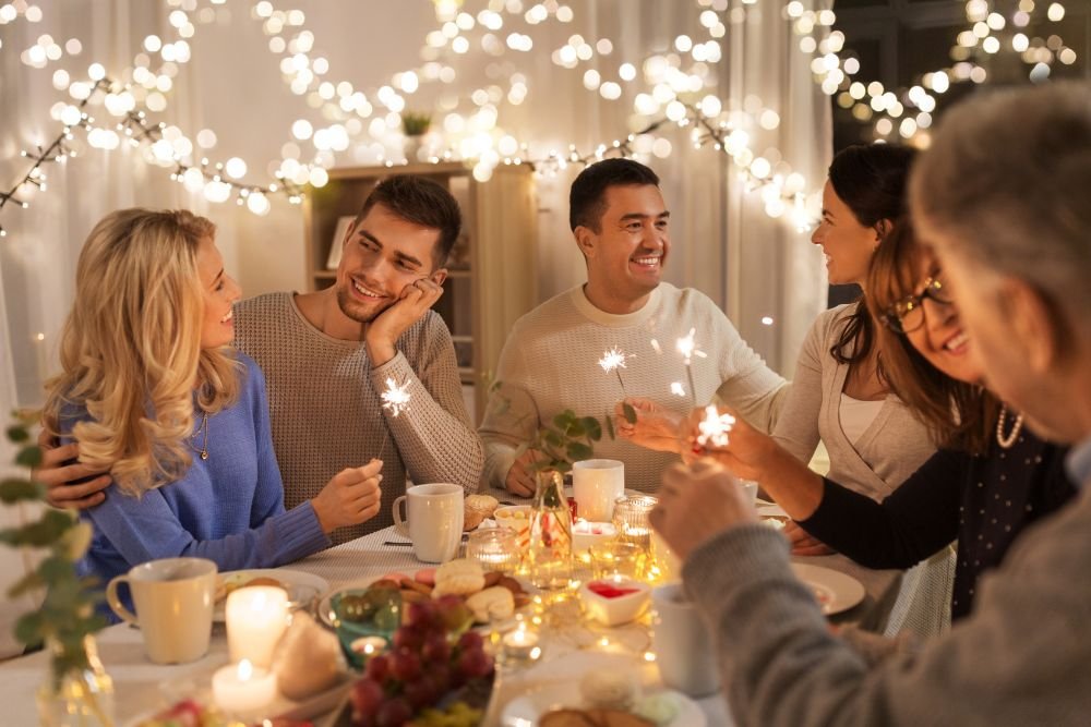 Navigating Holiday Conversations with Wellbeing in Mind: Tips for Healthy and Supportive Interactions