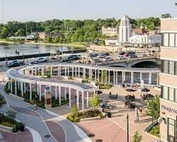 St Charles Live - 1st Street Plaza (Feat. Georgia Hudson)
