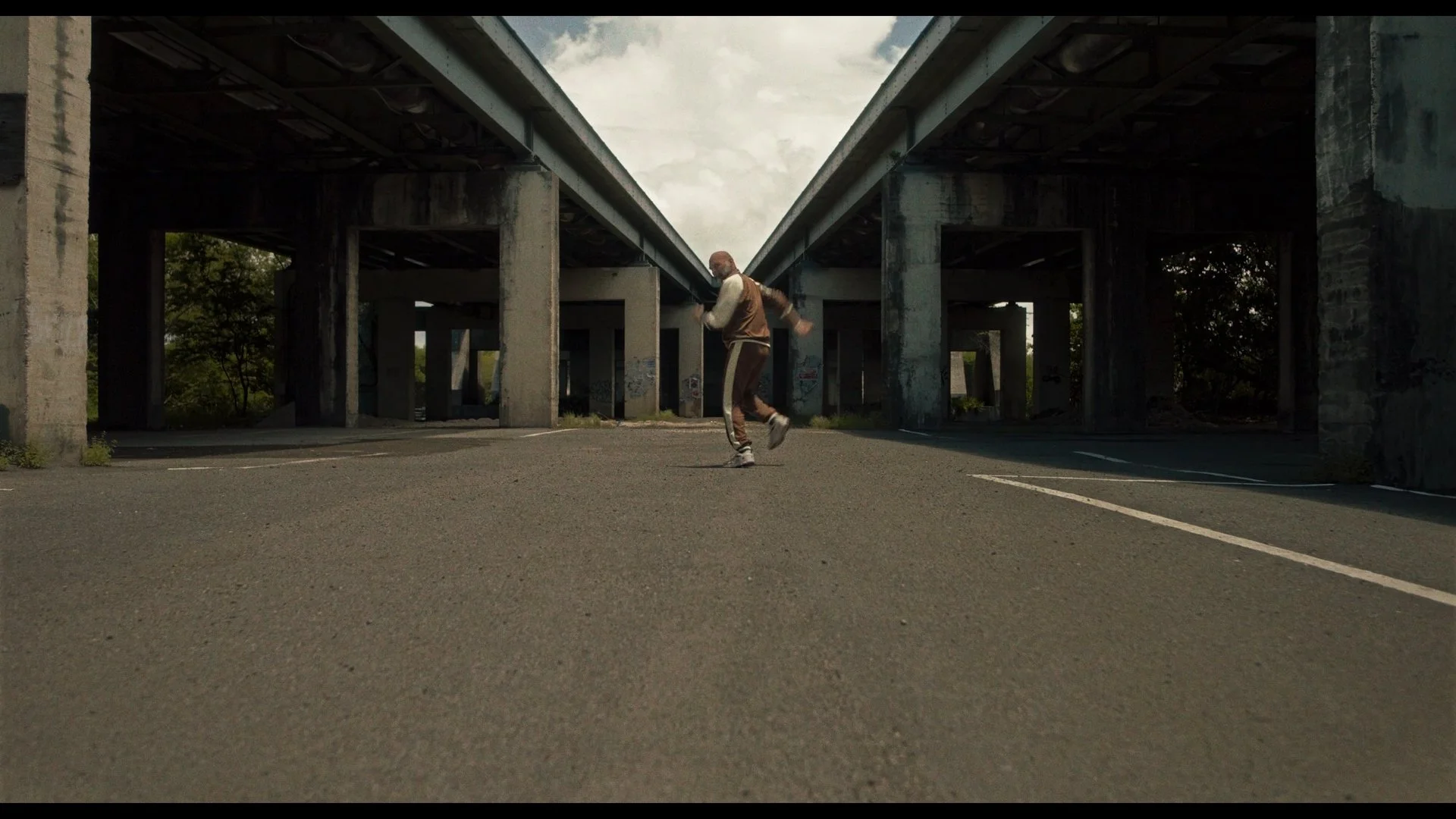 Still 2025-10-04 001550_1.1.16.jpg