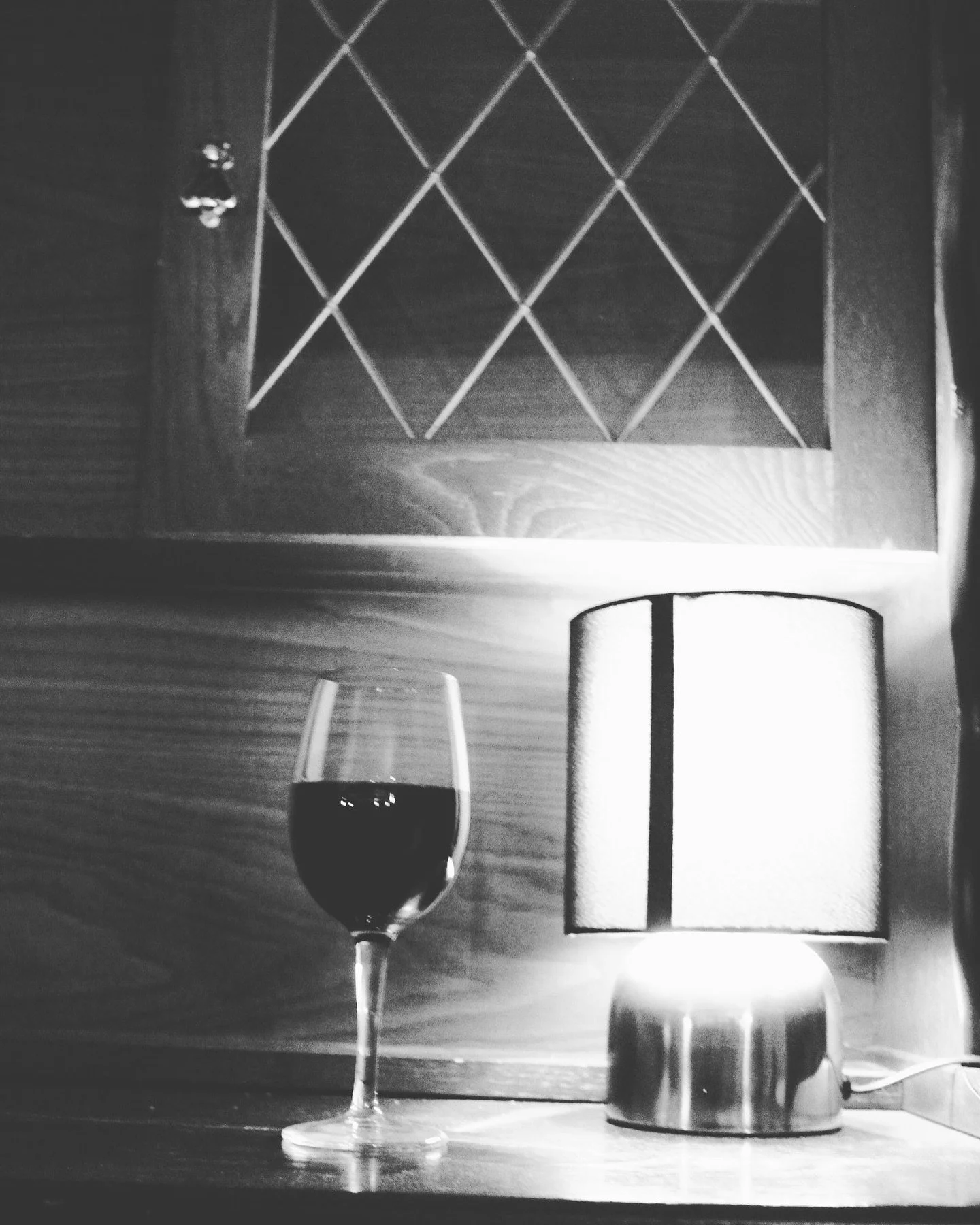 Open Thursday to Sunday, the perfect venue to enjoy pre-dinner, post-dinner drinks