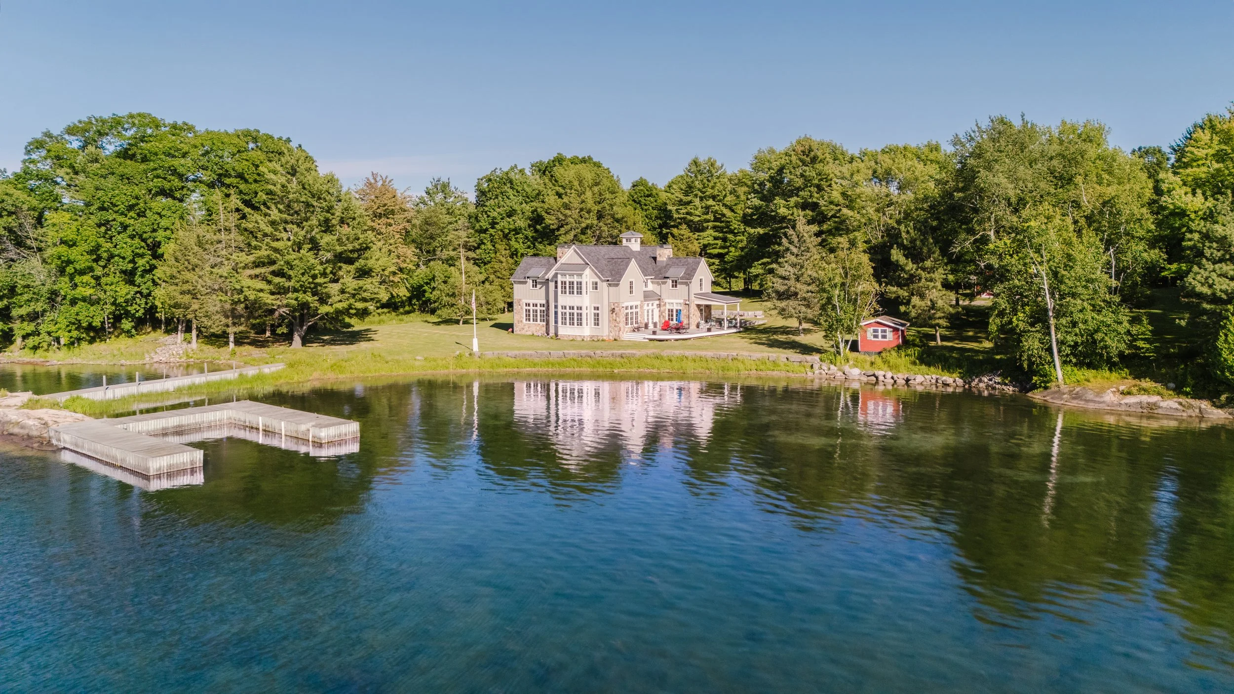 LUXURY HOME IN GRINDSTONE ISLAND