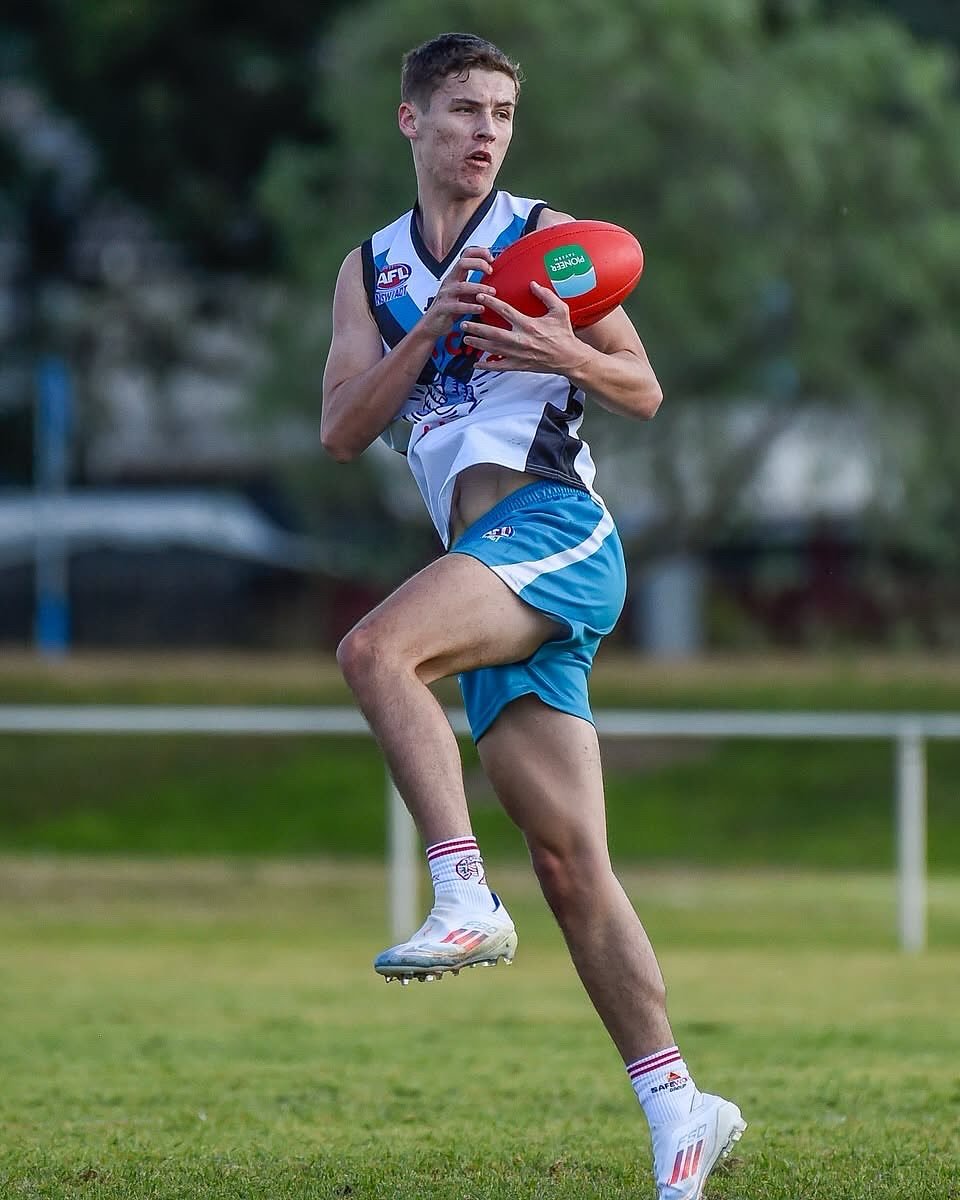 Round 9: Penrith Rams v North Shore Bombers Division 5 

@penrithramsafc 
@northshorefc 
@aflsydneyofficial 

#sportphotography #afl #juniorphotographer #portfolio #nikond4s