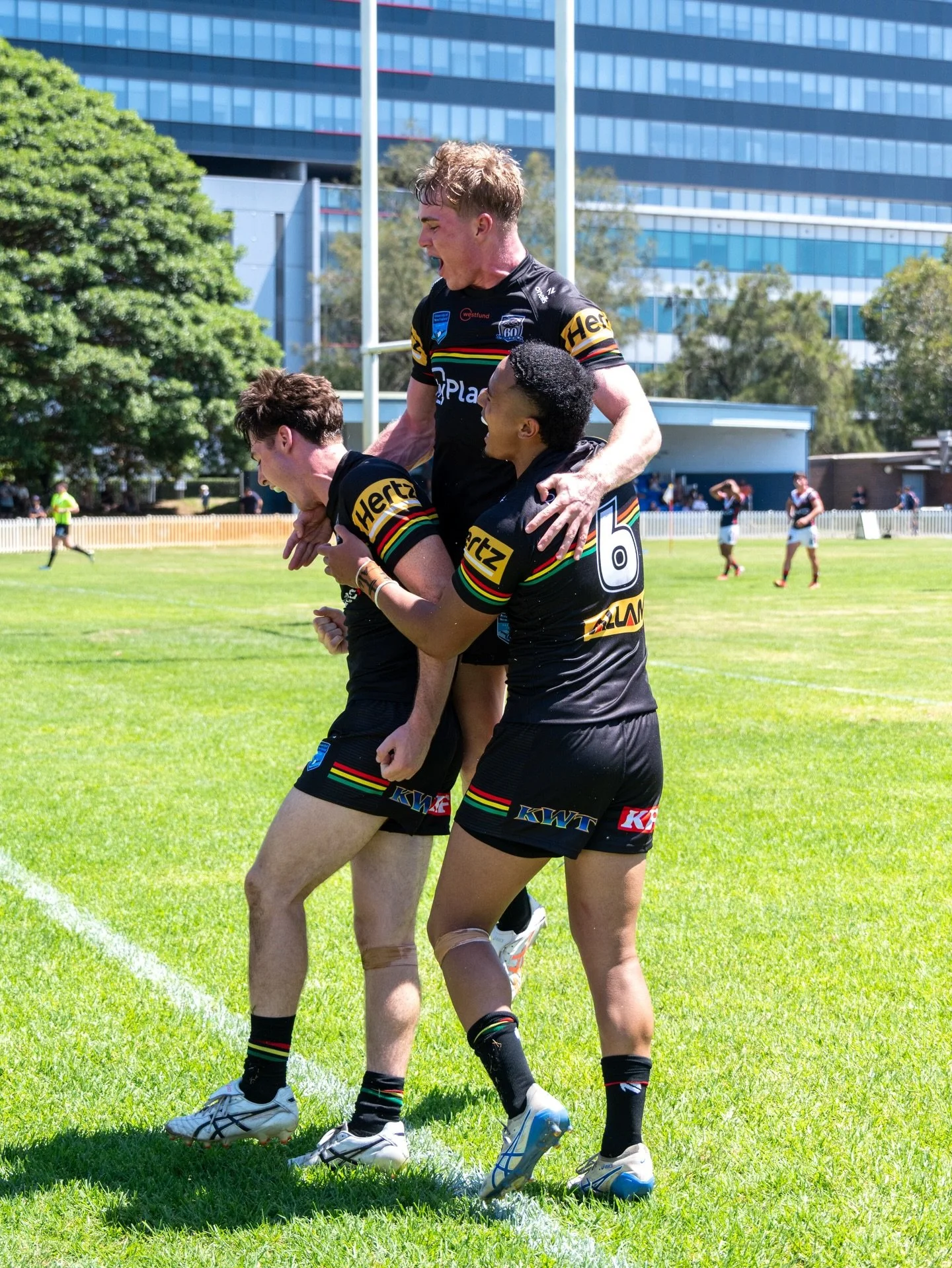 Building 🧱

#juniorreps #rugbyleauge #sportsphotograhy #juniorphotographer #nikonz6