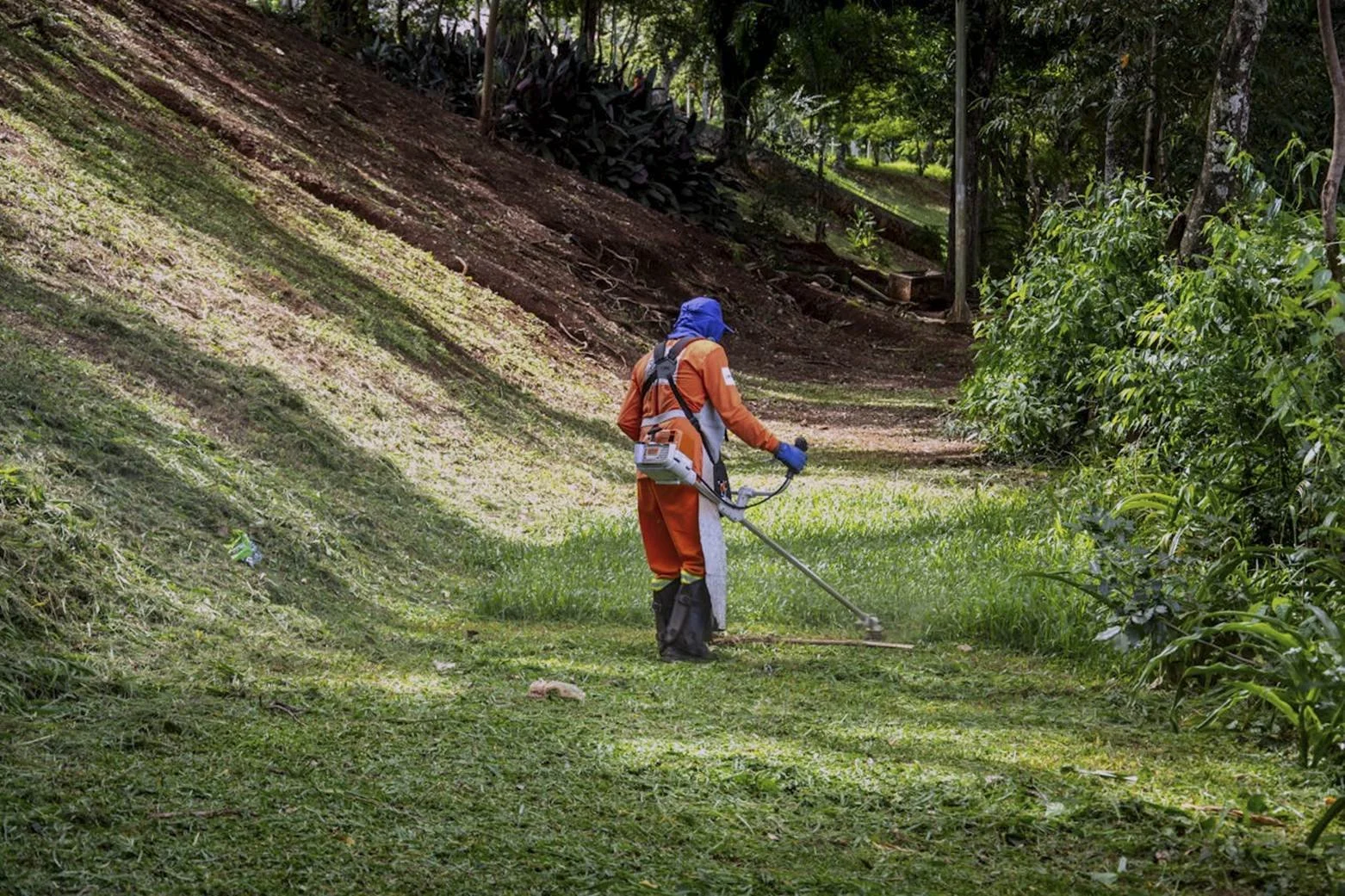 Corporate Decarbonization Commitments Without Perfection Traps