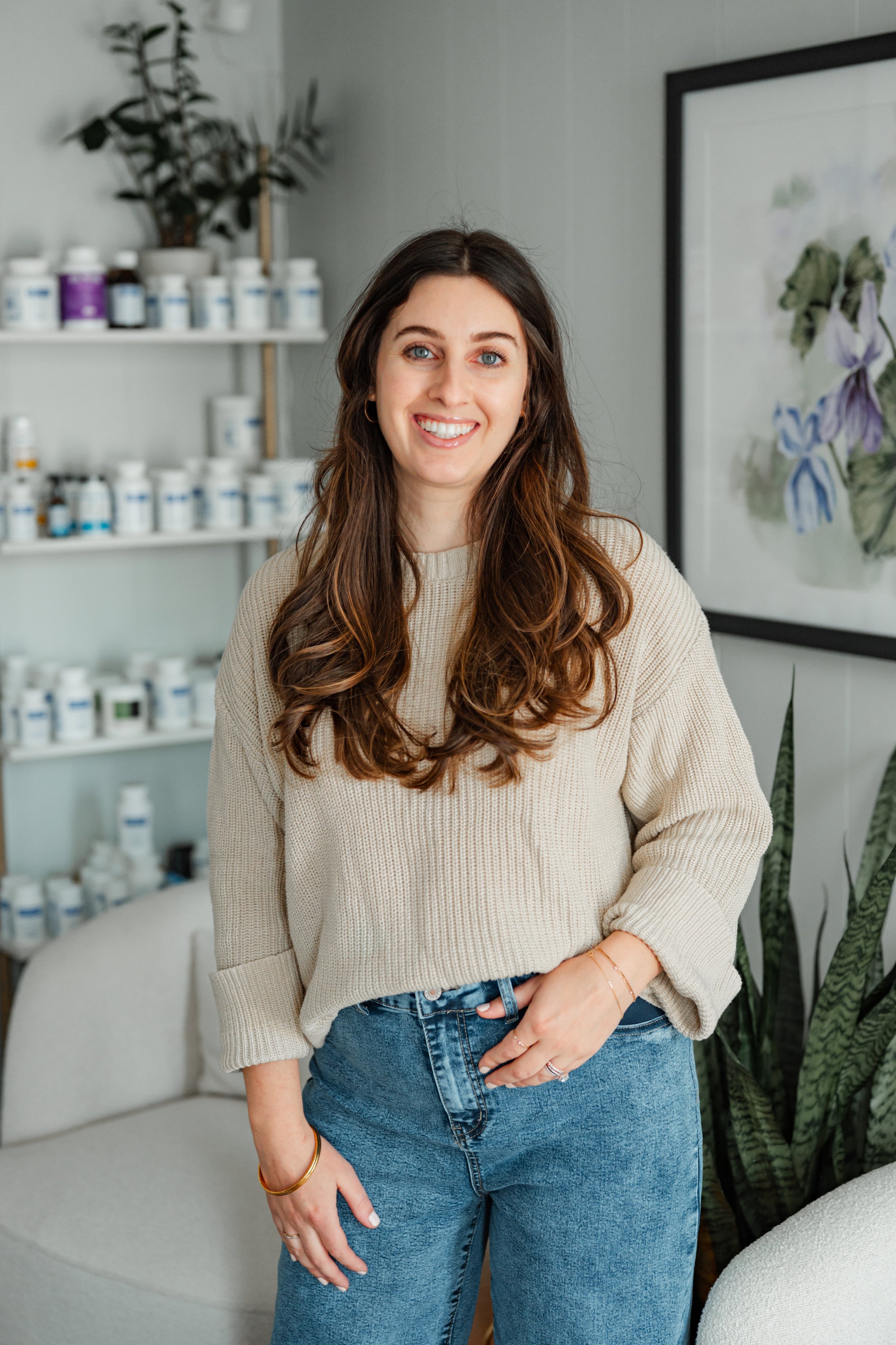 Dr. Nicole Lizzio providing acupuncture for egg freezing in Groton, MA