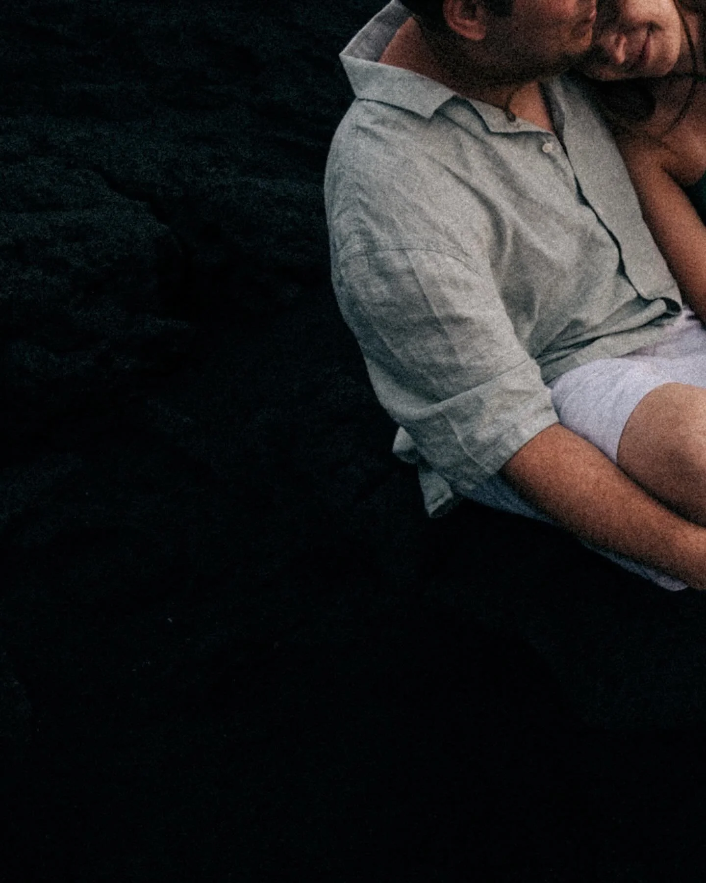 forever souvenirs from the black sand beach in hawaii. 🤍 

#HeatherNicoleImages&nbsp;#bigislandphotographer&nbsp;#blacksandbeach #foreversouvenirs #hawaiiportraits&nbsp;#kailuakonastyle #engagementphotos&nbsp;#bigIslandphotoshoot #xoxoHeatherNicole