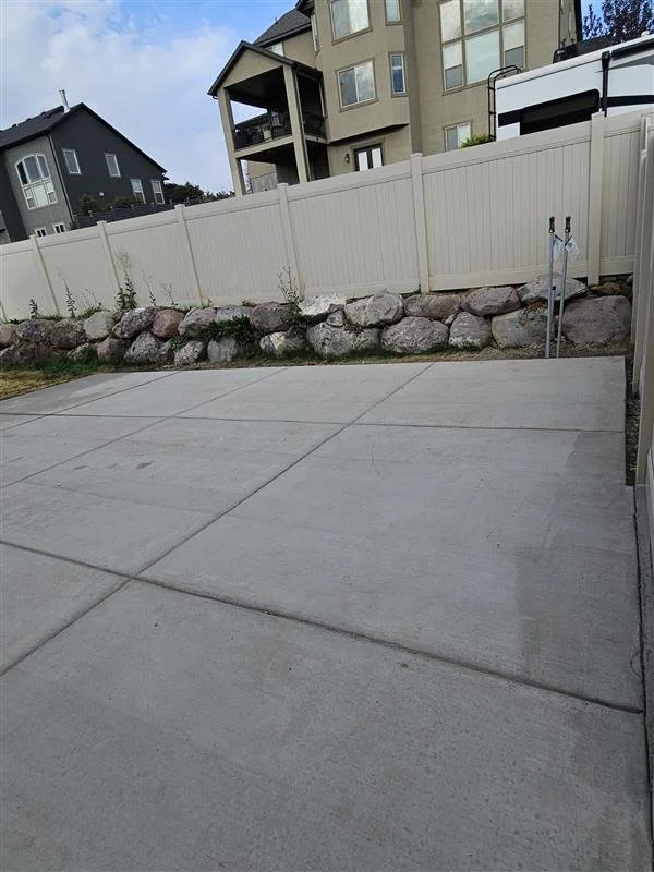 Concrete That Lasts: Patios, Driveways &amp; Walkways : Pour Fresh or Resurface?