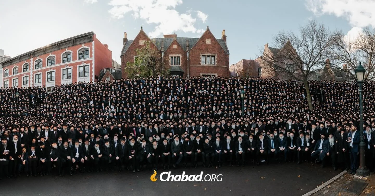 Soldiers of light. ⁣
All 6,233 of em.