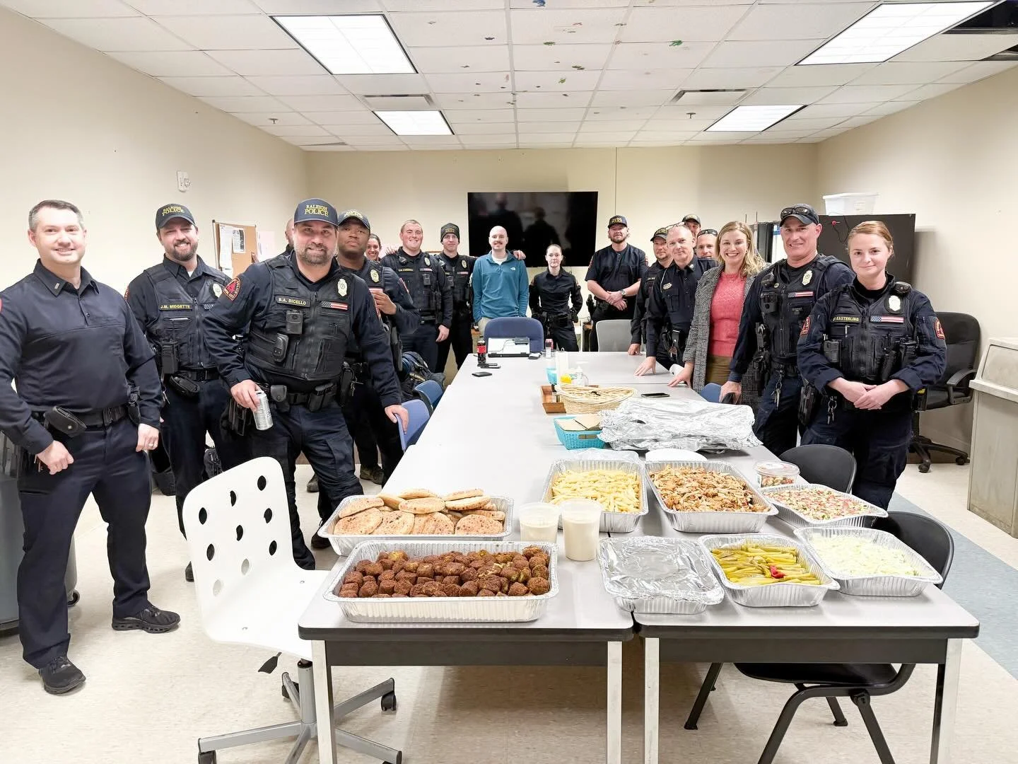 Our Downtown Raleigh police officers are absolute heroes, showing up for our community day in and day out.⁣
⁣
Huge thank you to @lindarobinsonmildwurf and @tatyana.fey for whipping up the best our Shul Downtown kitchen can offer to give these legends