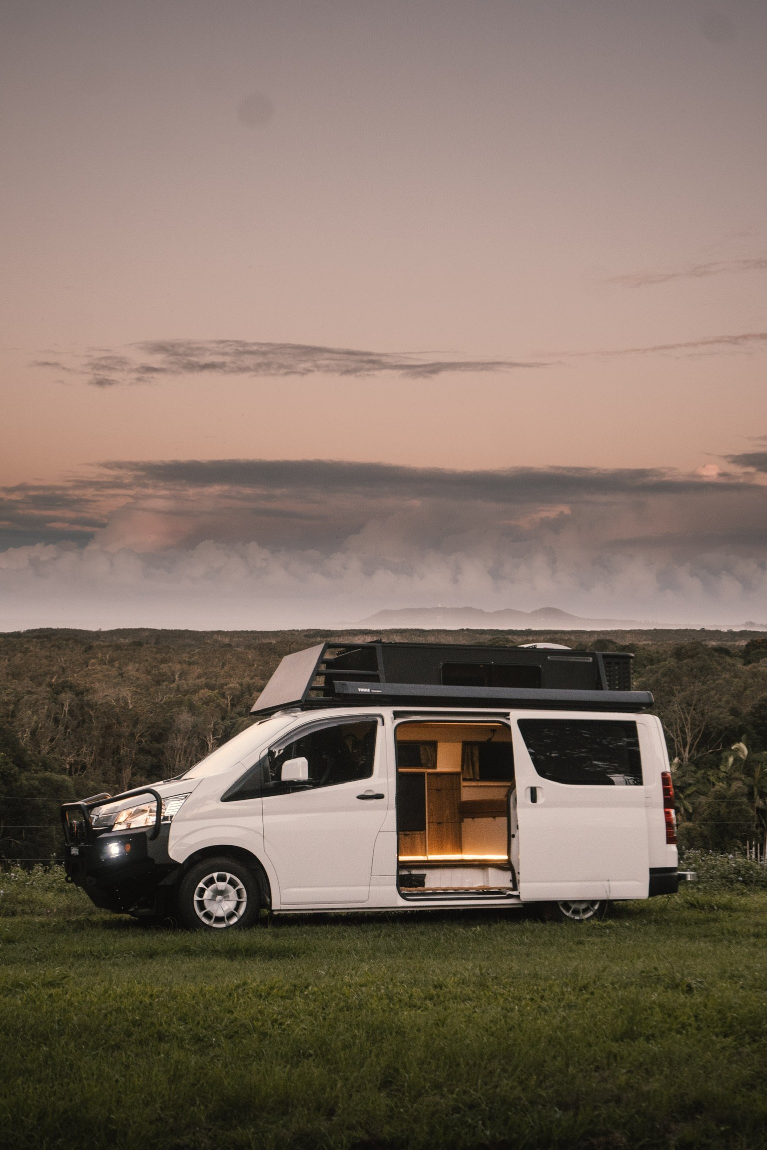 HITOP HIACE-120.jpg
