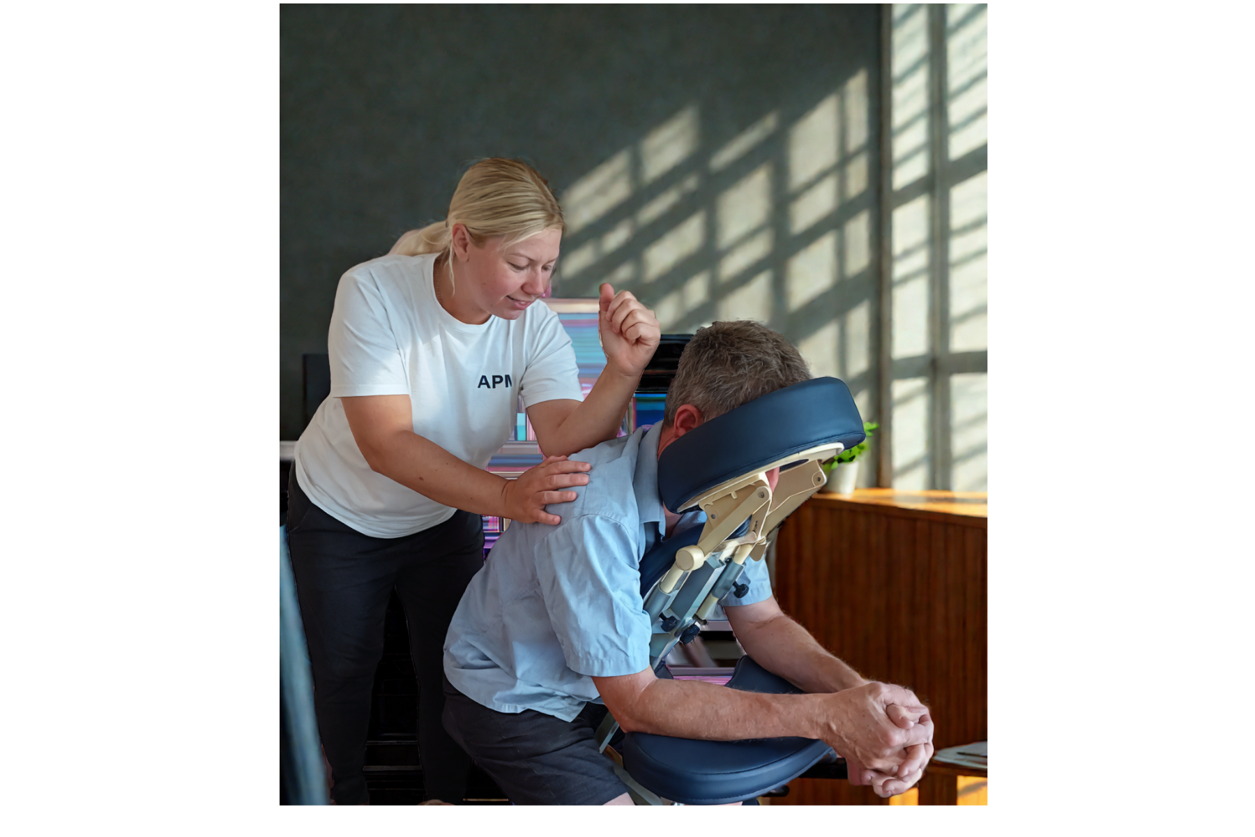 ergonomic chair massage perth.png (Copy)