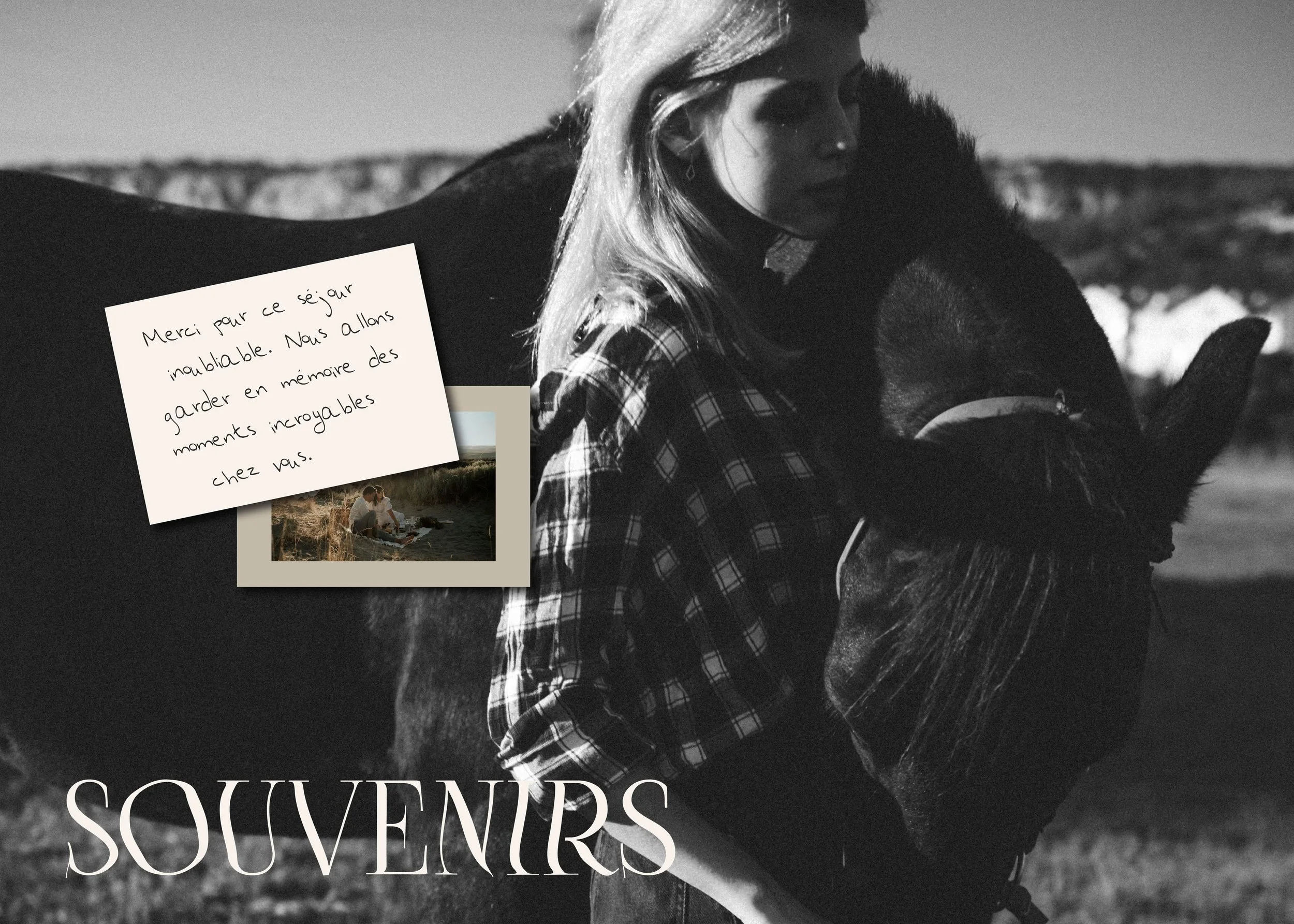 Une femme qui embrasse un cheval dans un décor extérieur, en noir et blanc. Il y a un commentaire manuscrit en français disant merci pour cette journée inoubliable. tè souviens. Le mot 'SOUVENIRS' est écrit en gros en bas de l'image.