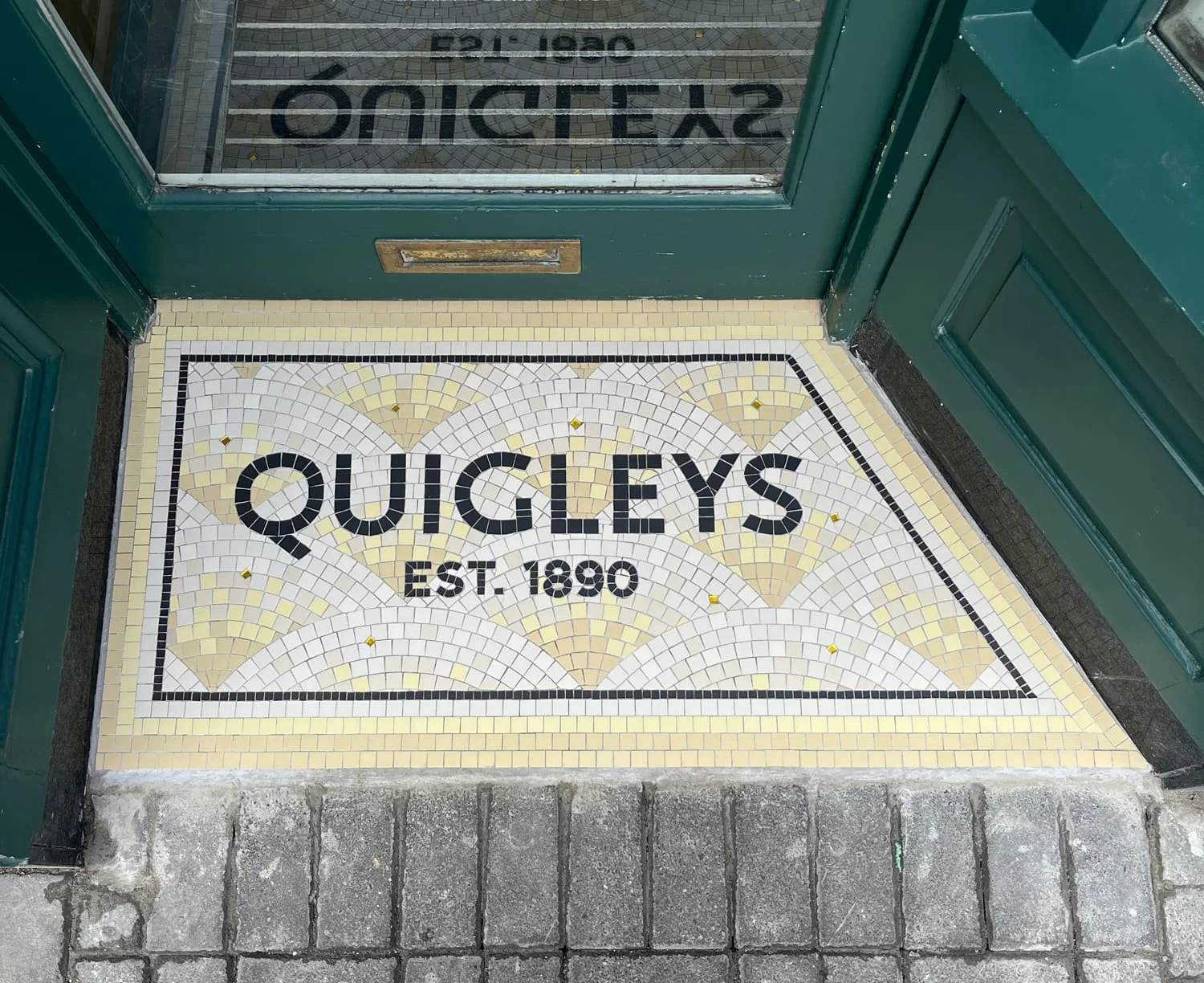 Eirlume Studio Entranceway Mosaic for Quigleys Bakery