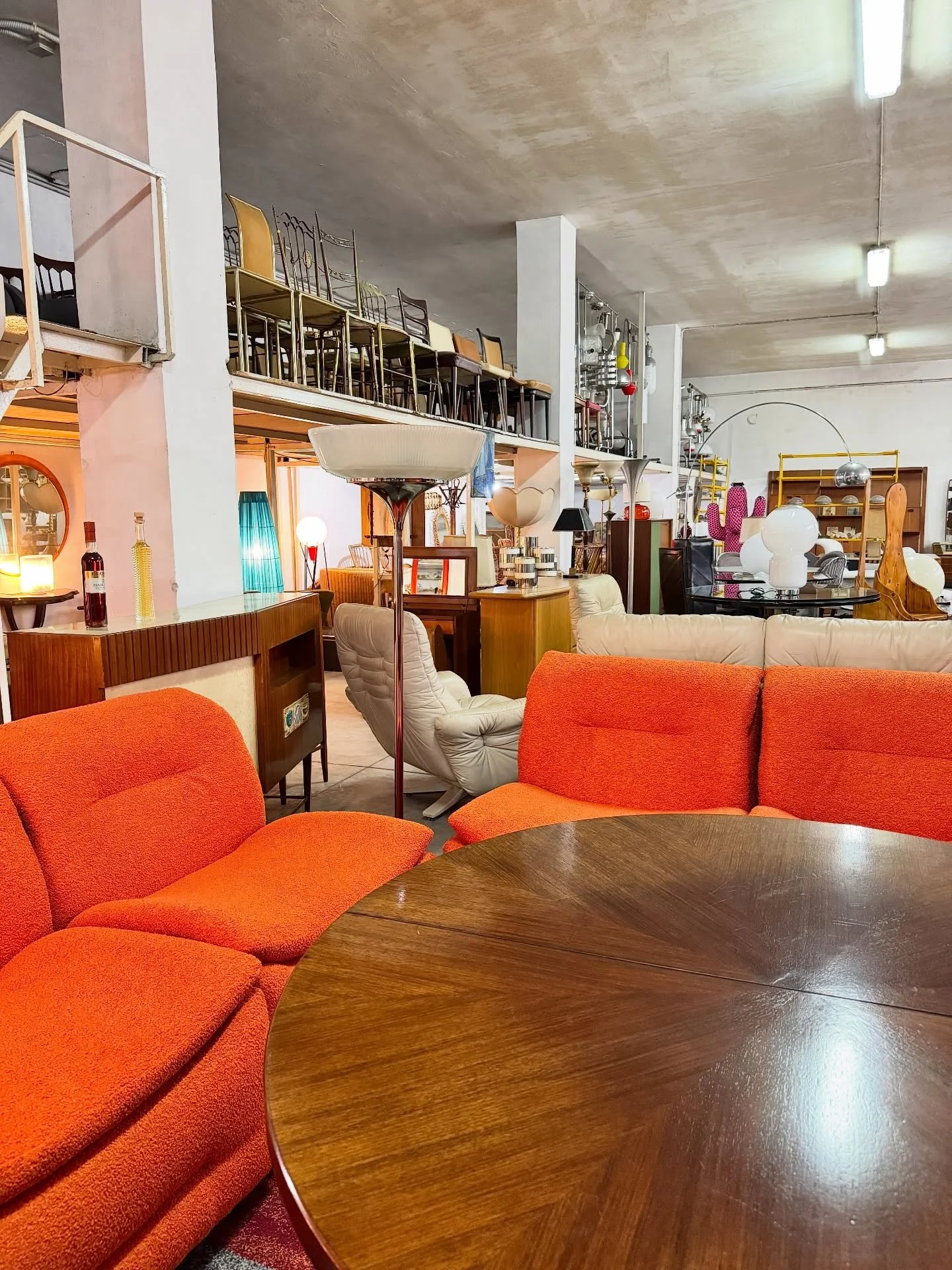 Diamo uno sguardo... (Pt. 2) 🤩✨💫

💌 Vuoi info o prezzi? Scrivici in privato!
📍 Showroom a Quarto (Napoli)
🗓️ Appuntamenti: Lun&ndash;Sab | 10:00&ndash;14:00
🛒 Scopri di pi&ugrave; su: emporium900.com
🚚 Spediamo in tutta Italia!

#napoli #arred