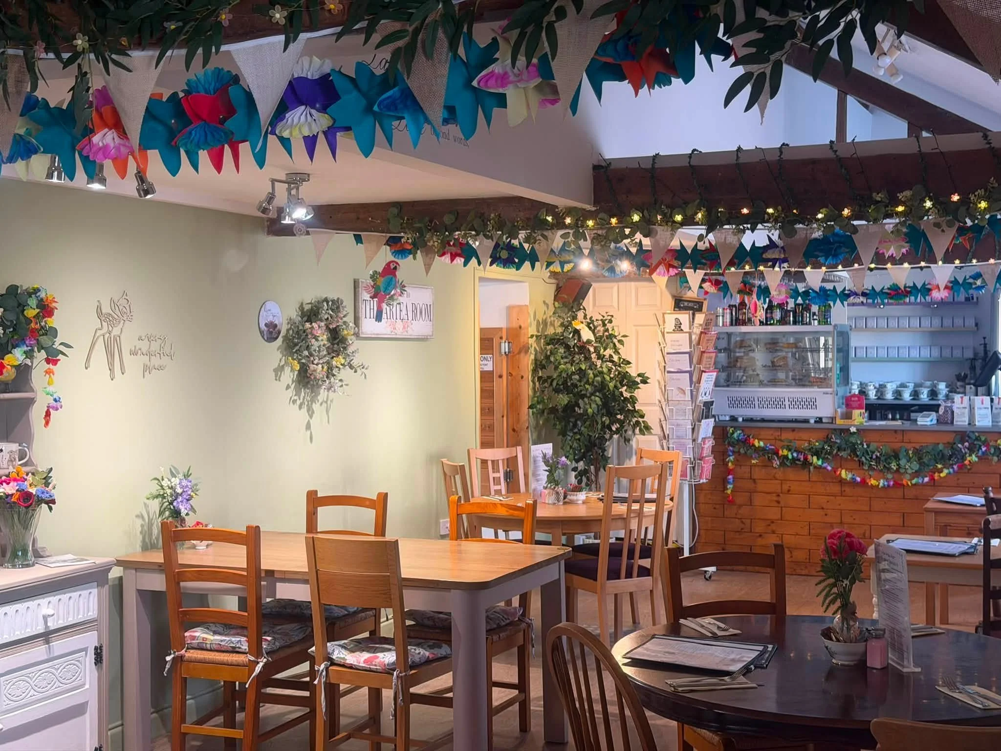 Hawaii decor at The Artea Room.jpg