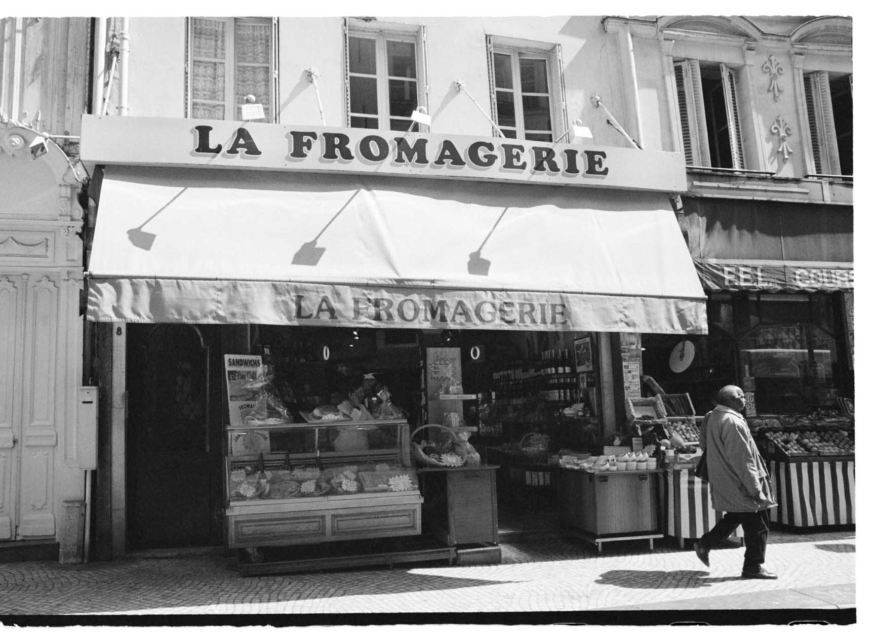 Paris+Grocery+rtd.jpg