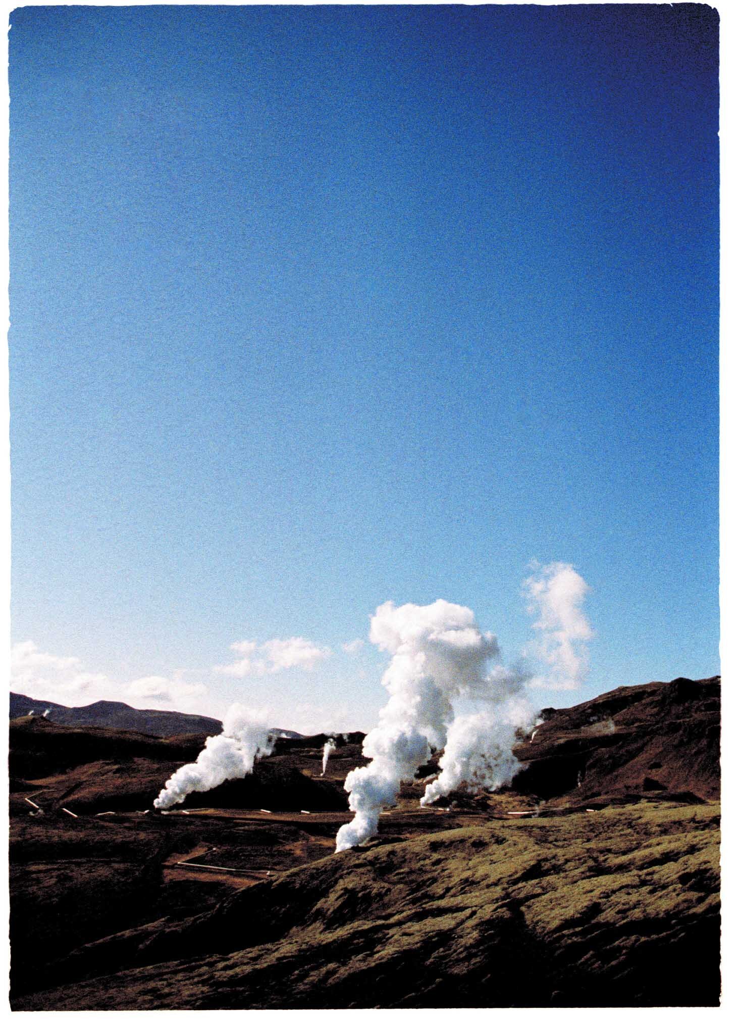 Iceland,+smoke+plumes+rtd.jpg