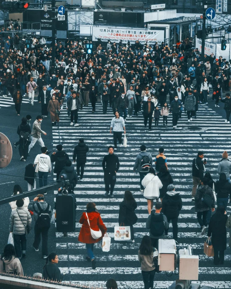 Urban Loneliness: Feeling alone in a City Full of People ...