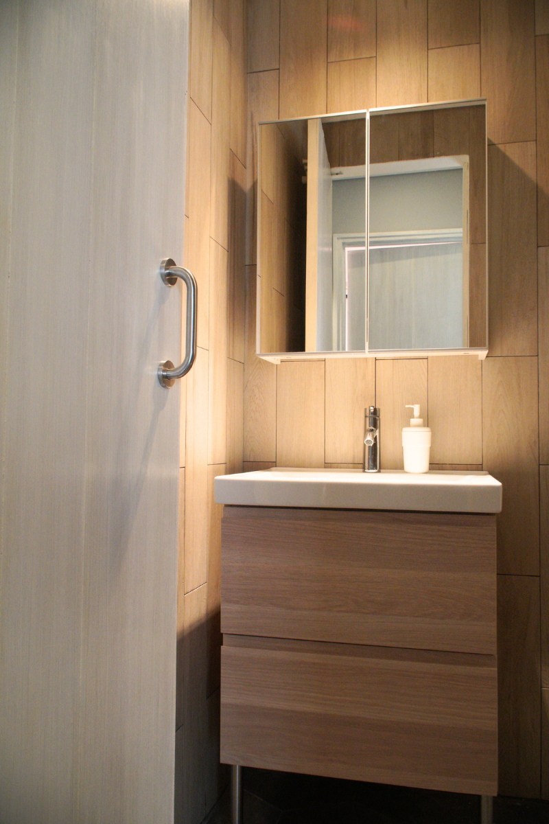 Small Apartment - Shower Room 1.png