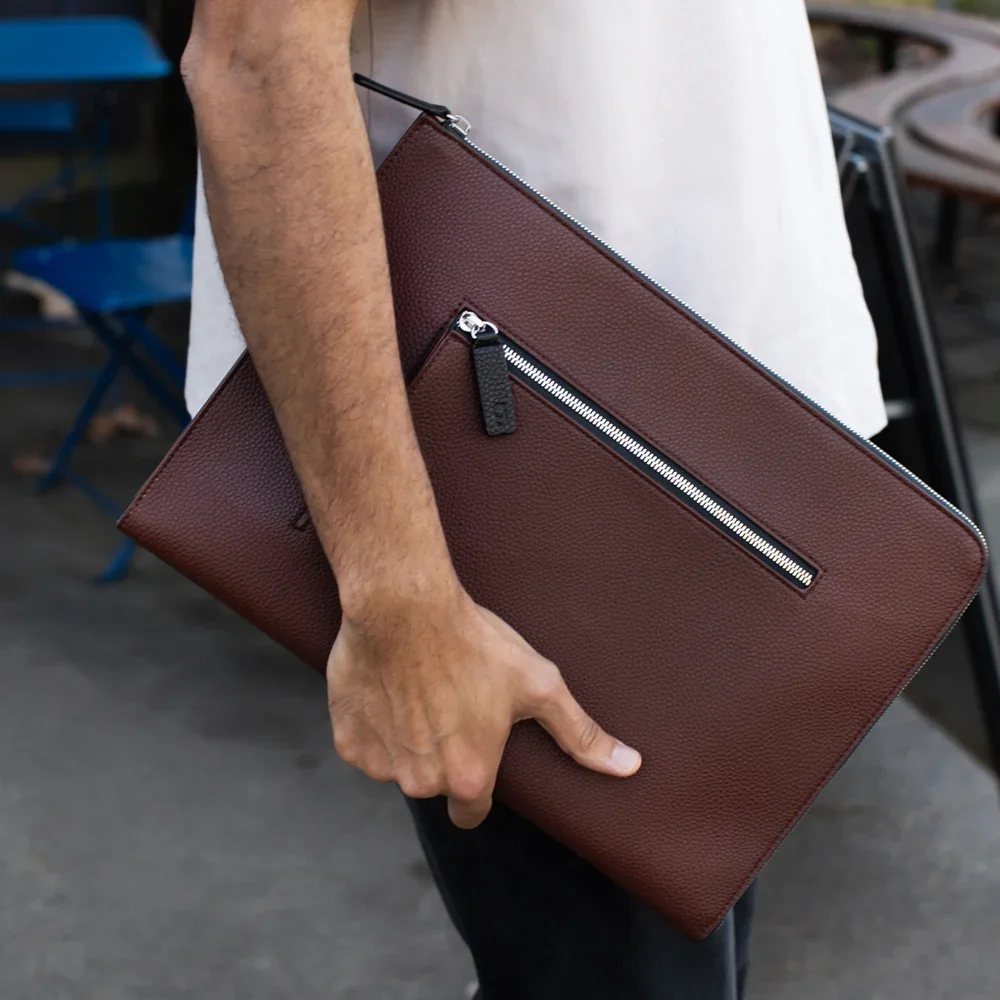 gardner_wine_laptop_sleeve_lifestyle_3.webp