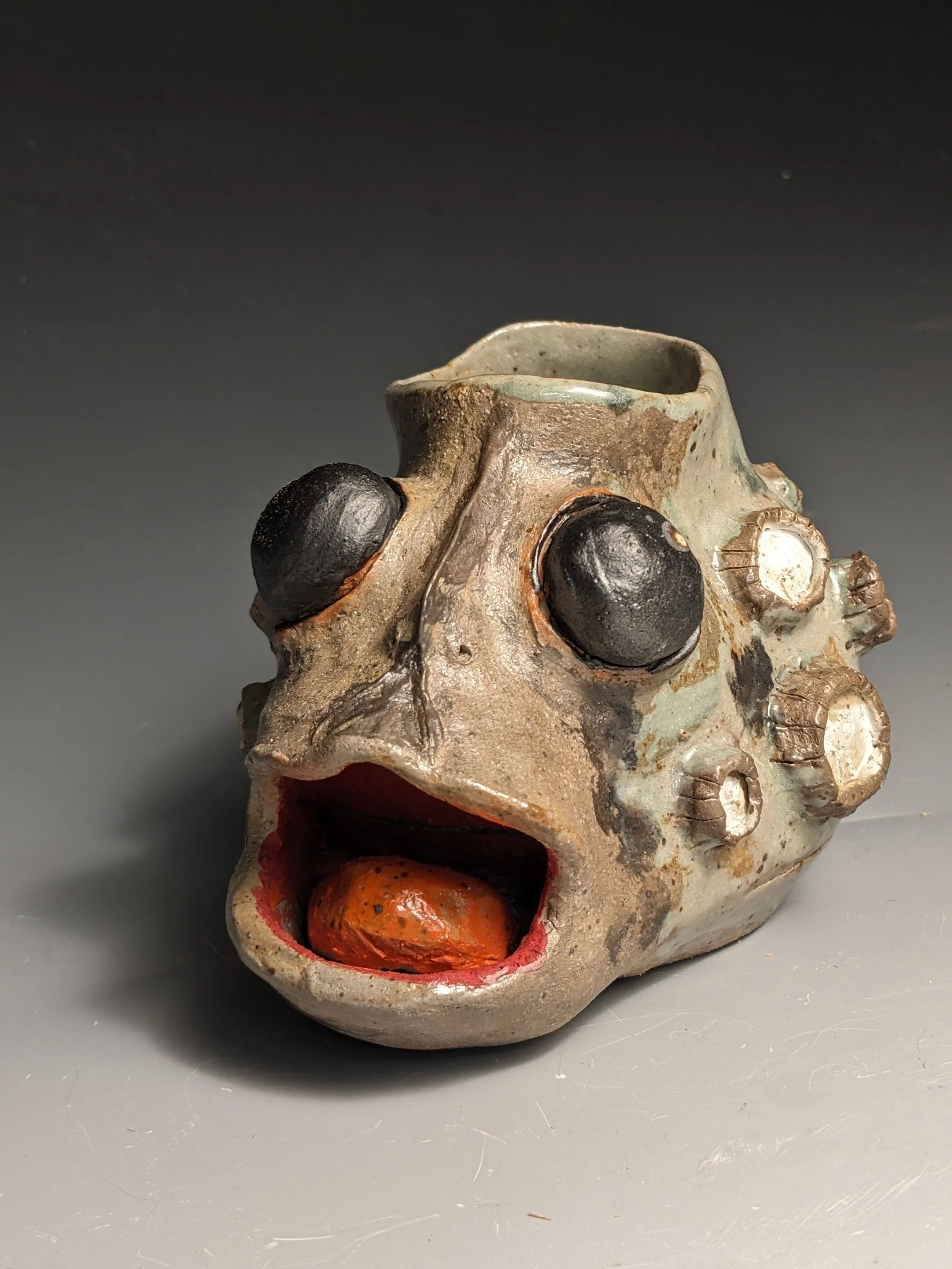 AMPHIBIAN CITY #4
2024
stone ware