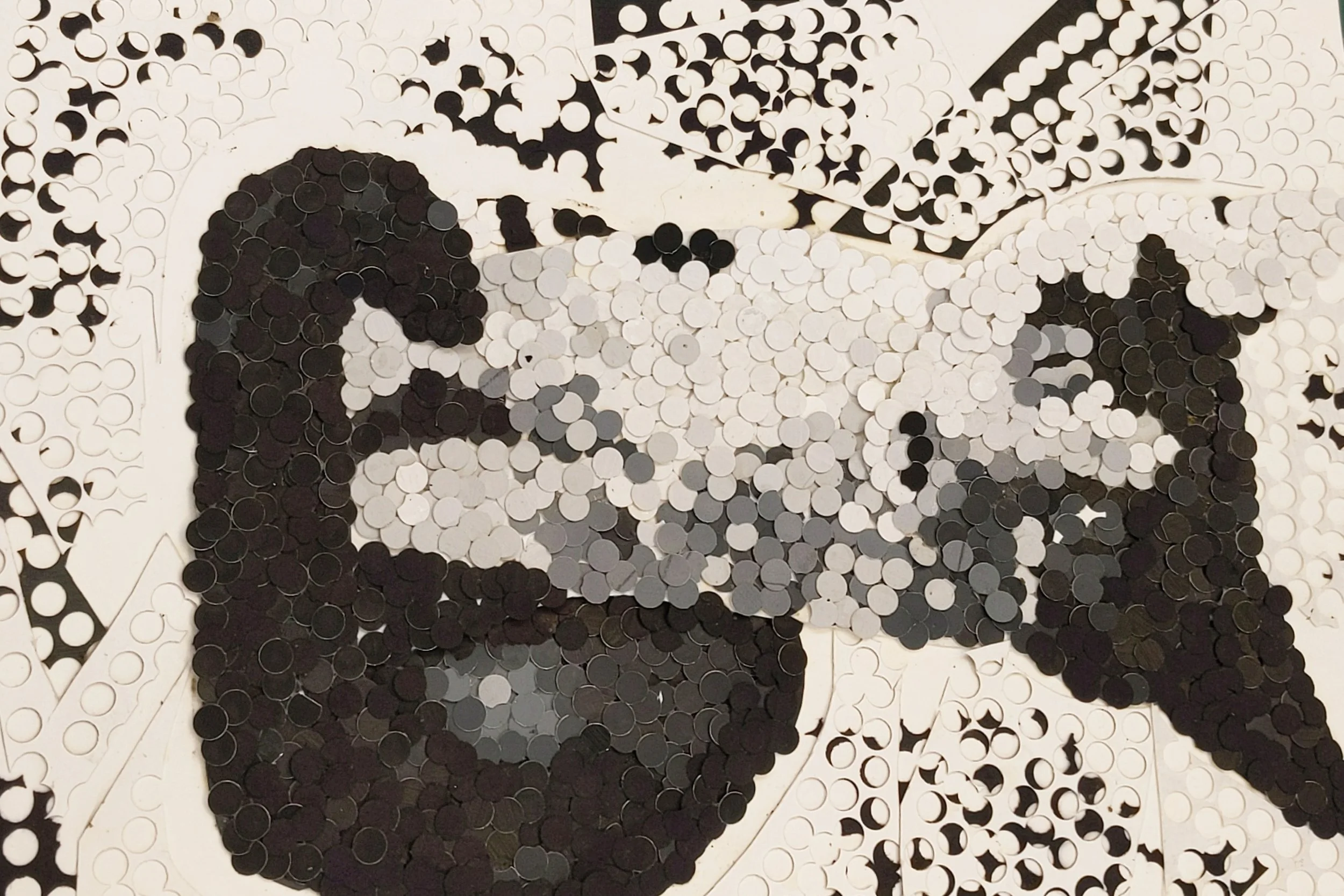 THE DOTTED CAT GRAY SCALE
2025
grey scale: dots