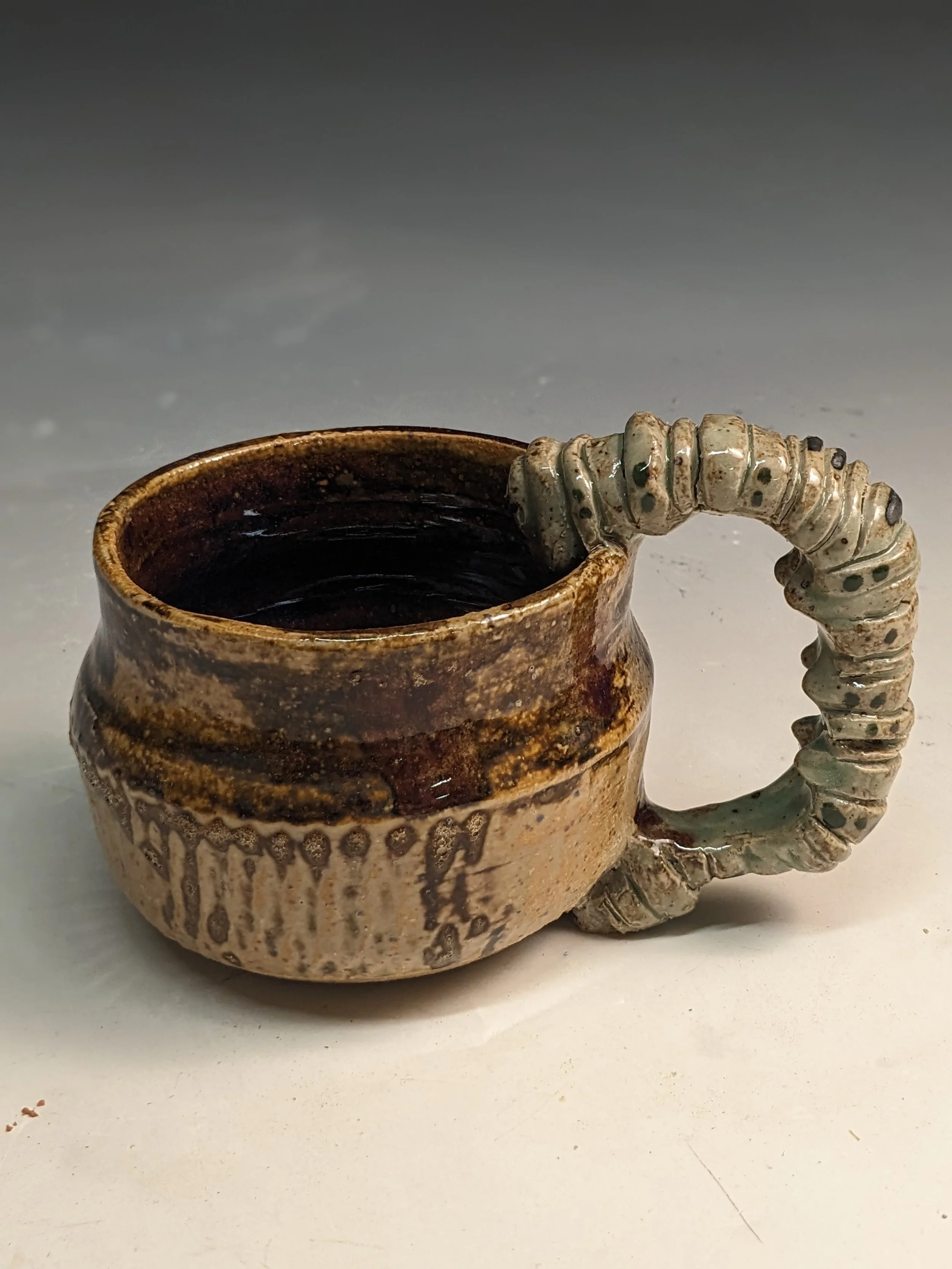CATERPILLAR MUG #7
2025
stoneware