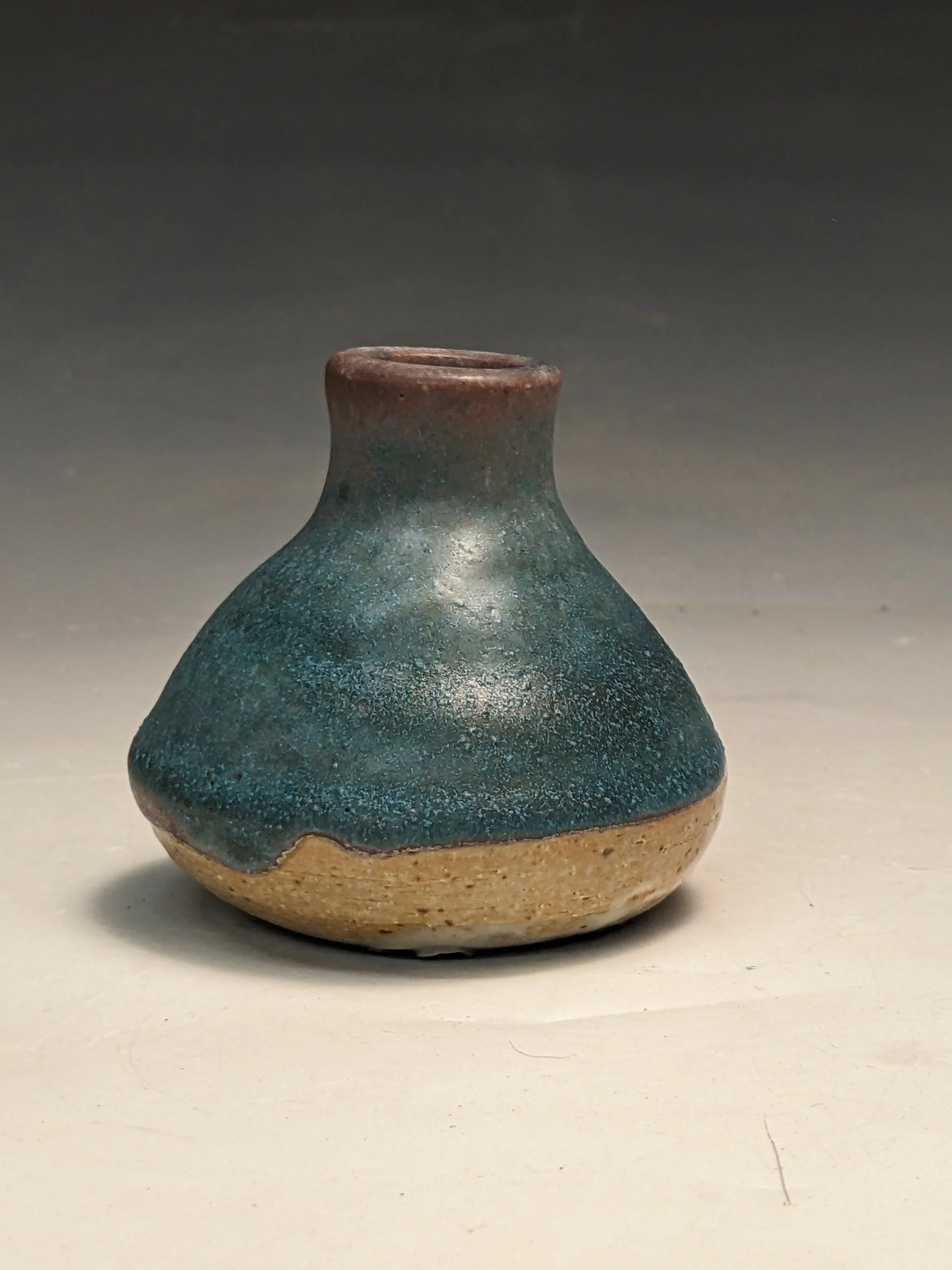 LITTLE VASE
2025
stoneware