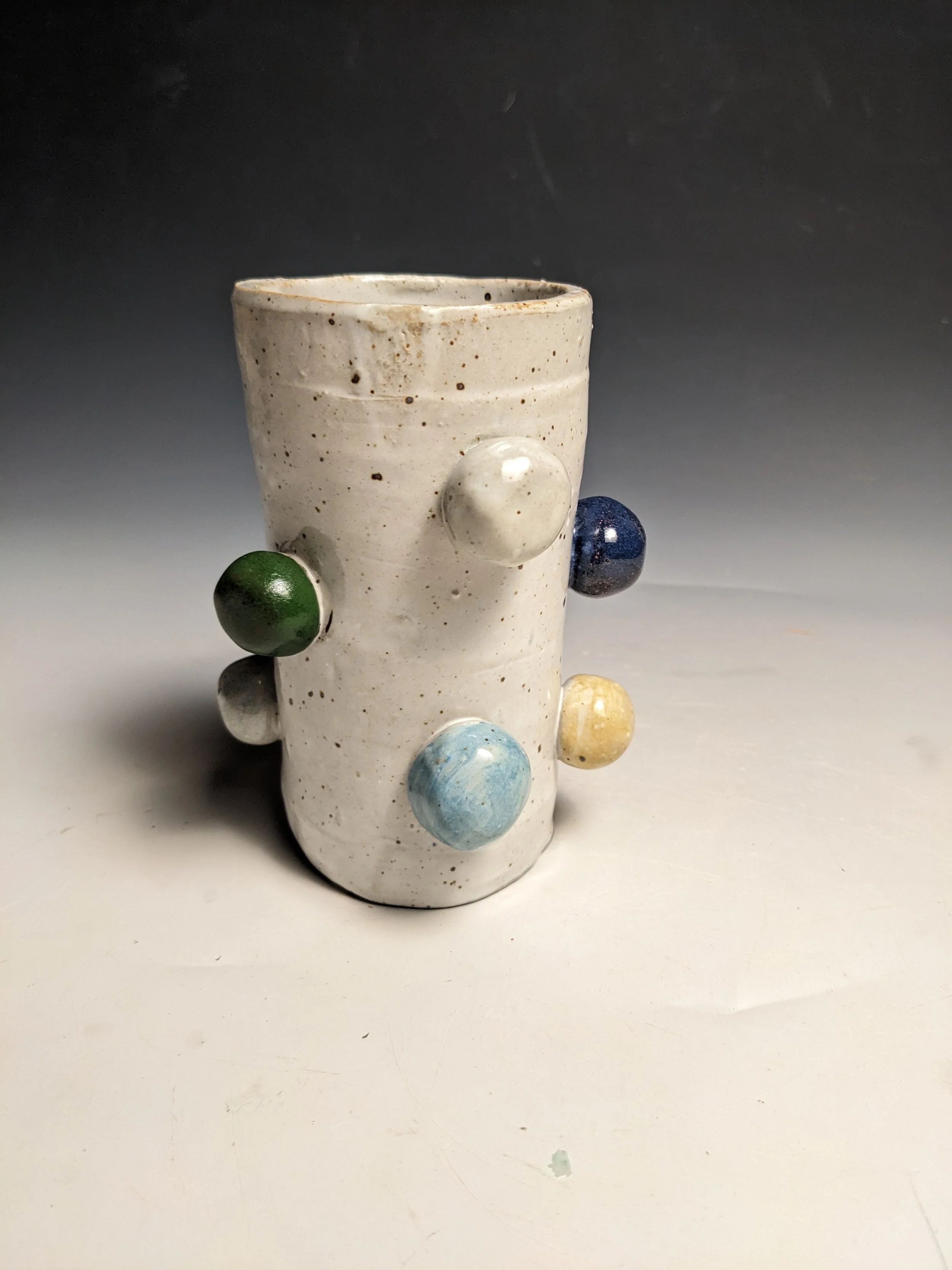 3D DOT CYLINDER
2024
stoneware