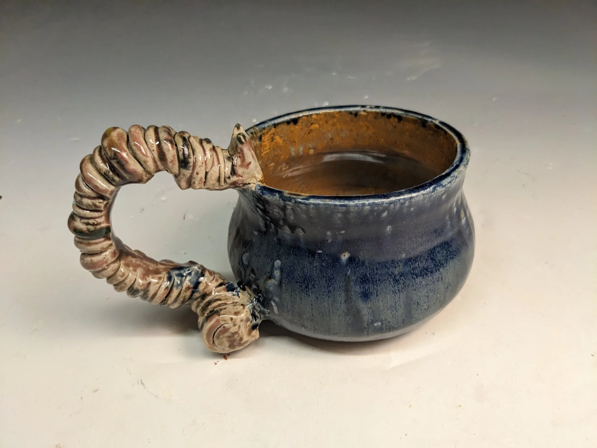 CATERPILLAR MUG #6
2025
stoneware