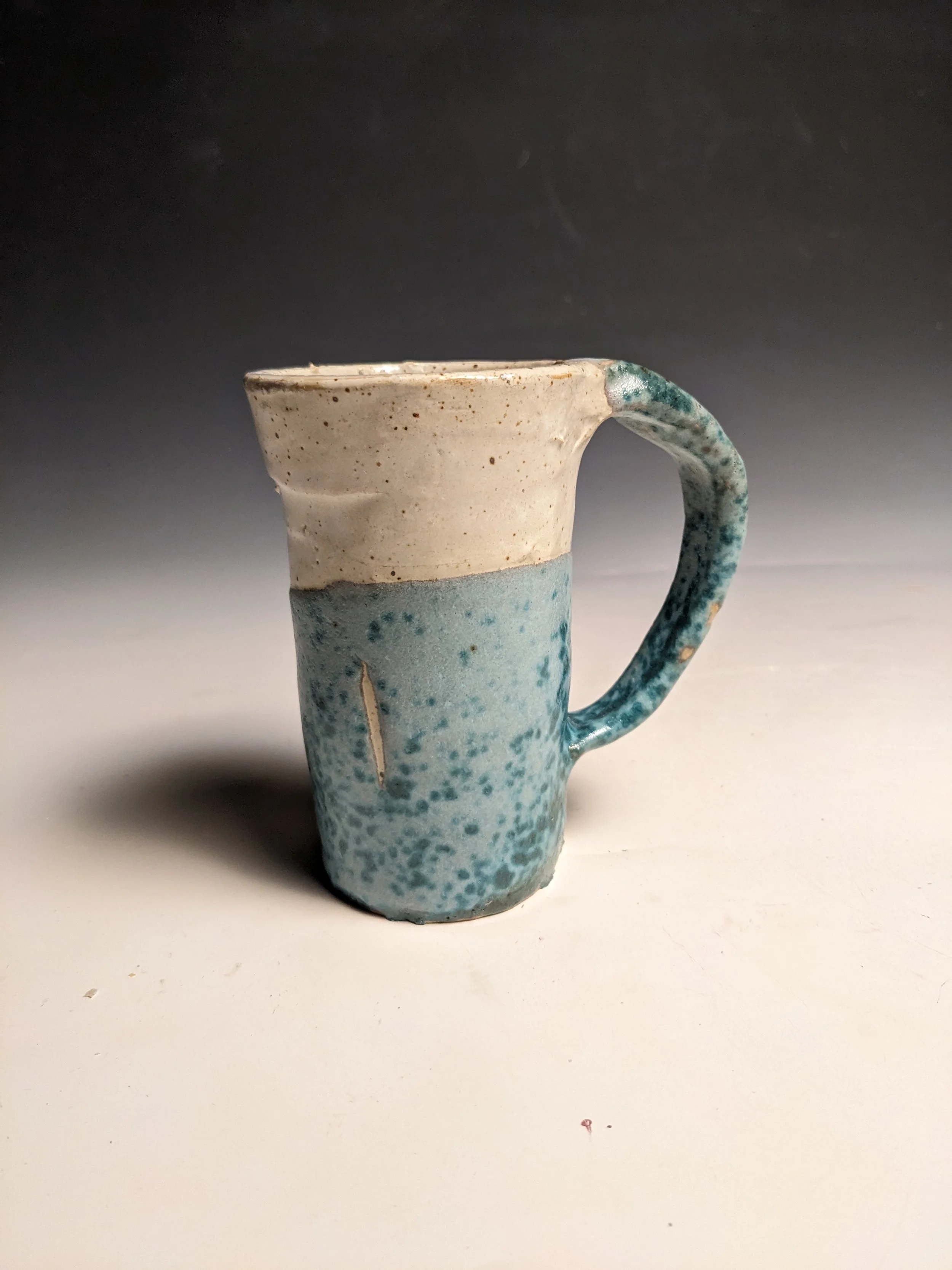 HALF BLUE CUP
2024
stoneware