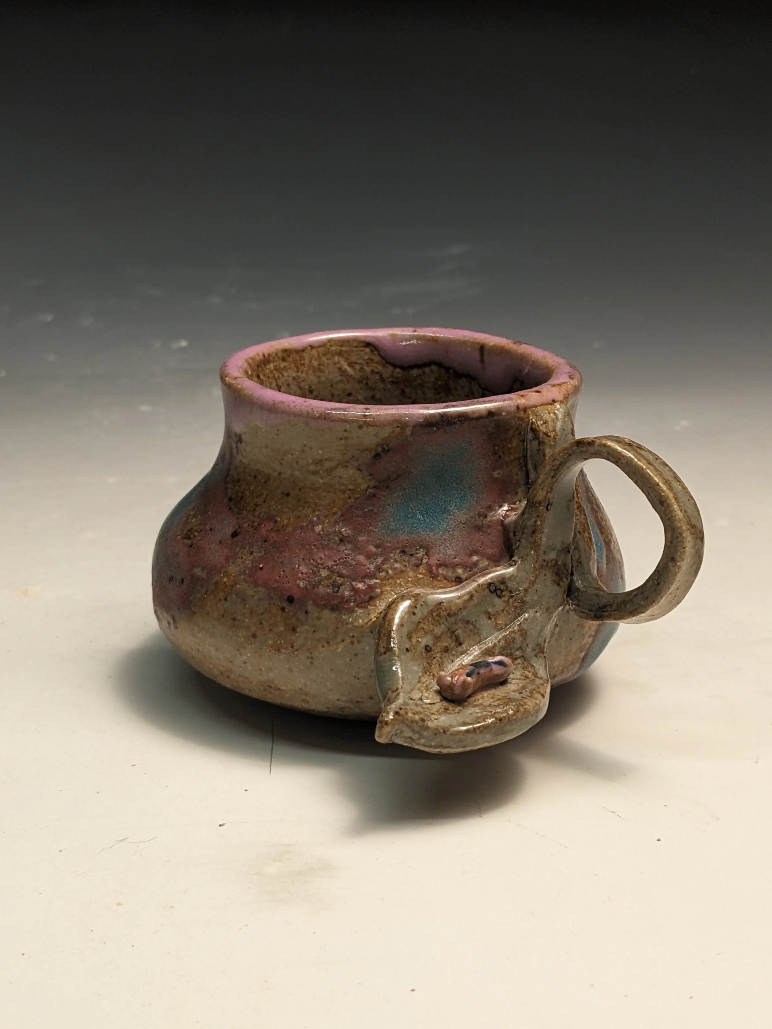 CATERPILLAR MUG #4
2025
stoneware