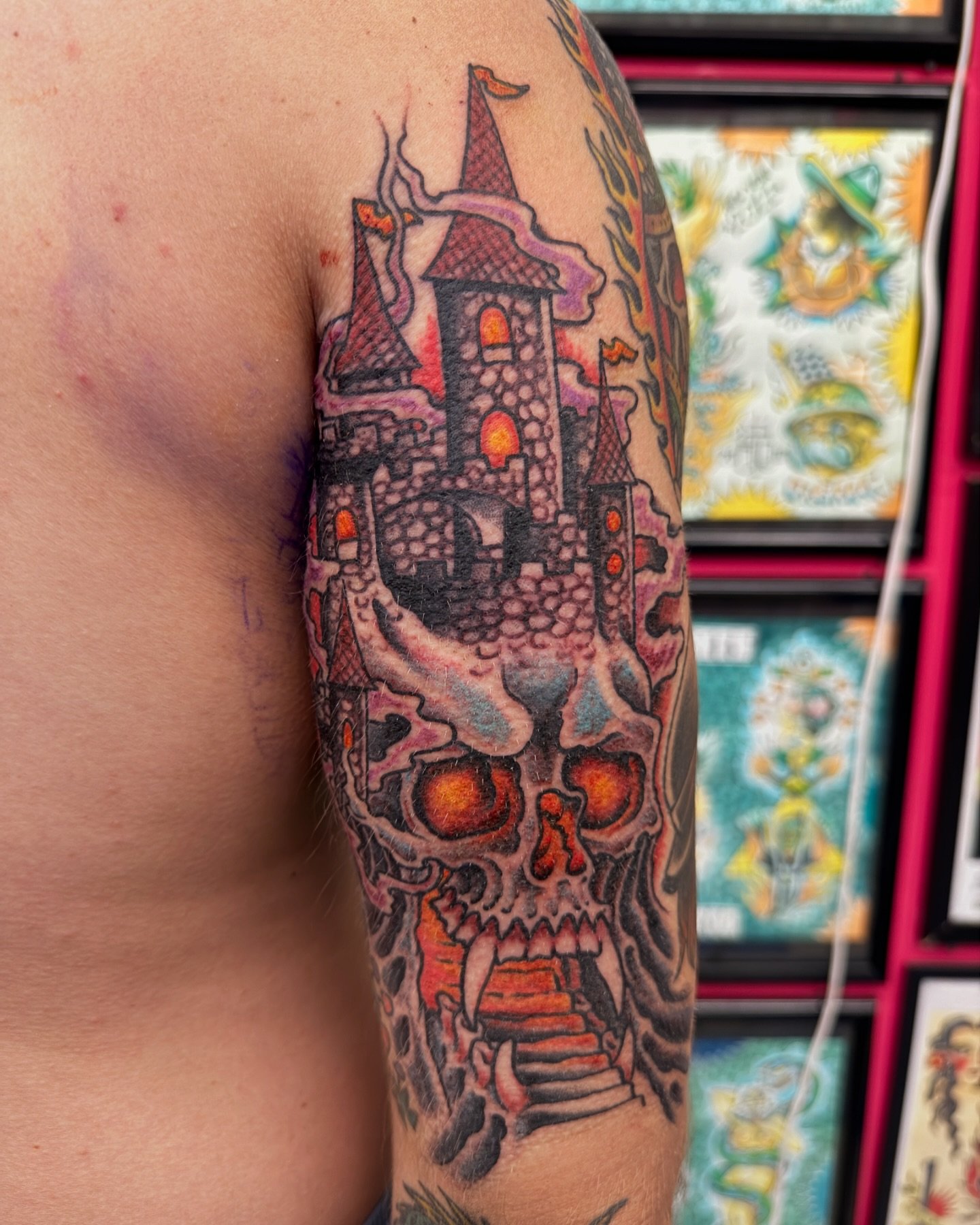 Entry is free, survival is not🤘🏼books always open, now booking in San Diego @aces_high_tattoo 

#skull #castle #tattoo #castlegreyskull #traditional #metal #heavymetal #traditionaltattoos #epic #classictattoos #americantraditional #tattooartist #ta
