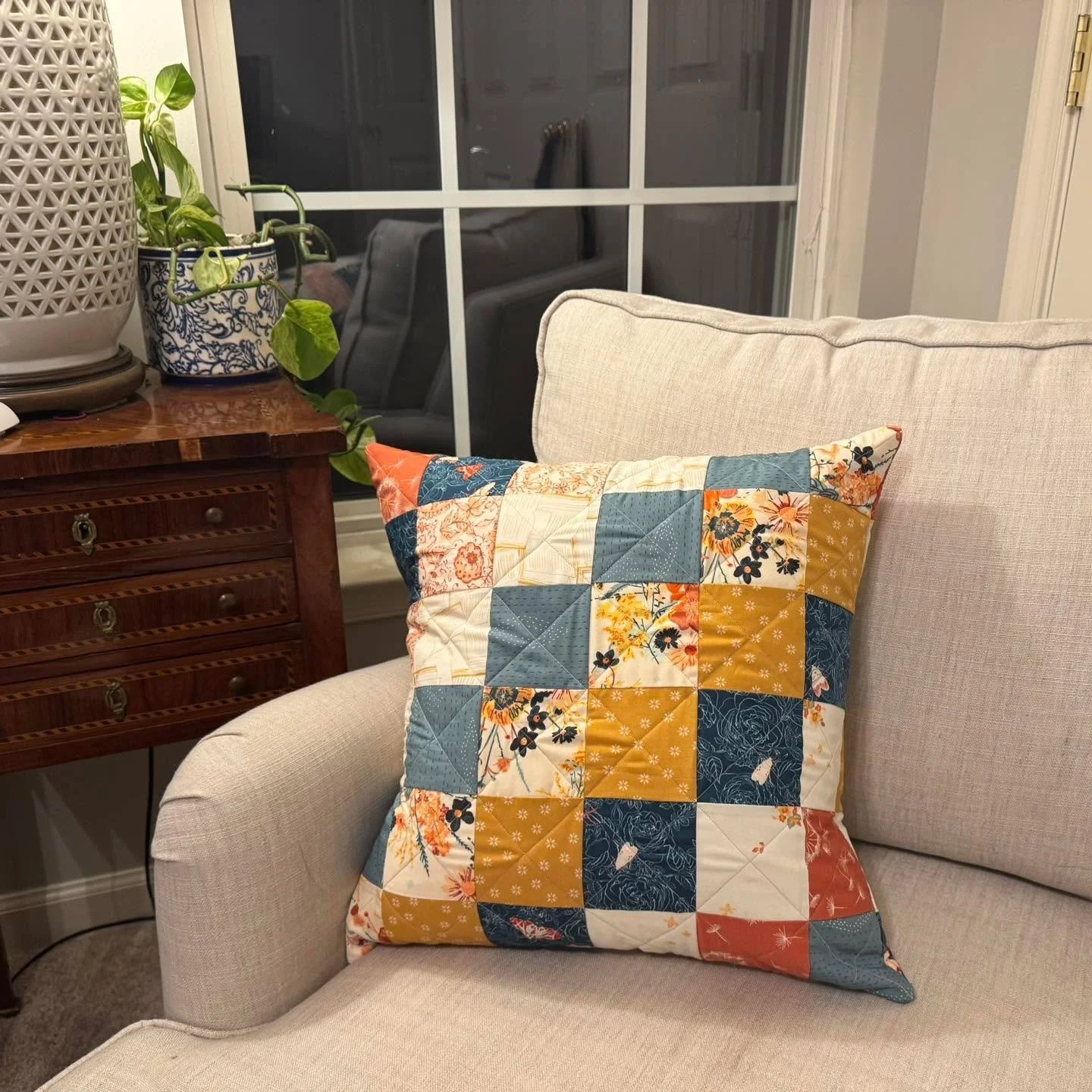 And done!  This was my first try at a pillowcase, and I just made it up as I went.  Took some learnings for the next one ☺️ #TheWhimsicalStitchery #artgalleryfabrics #fabric #quilting