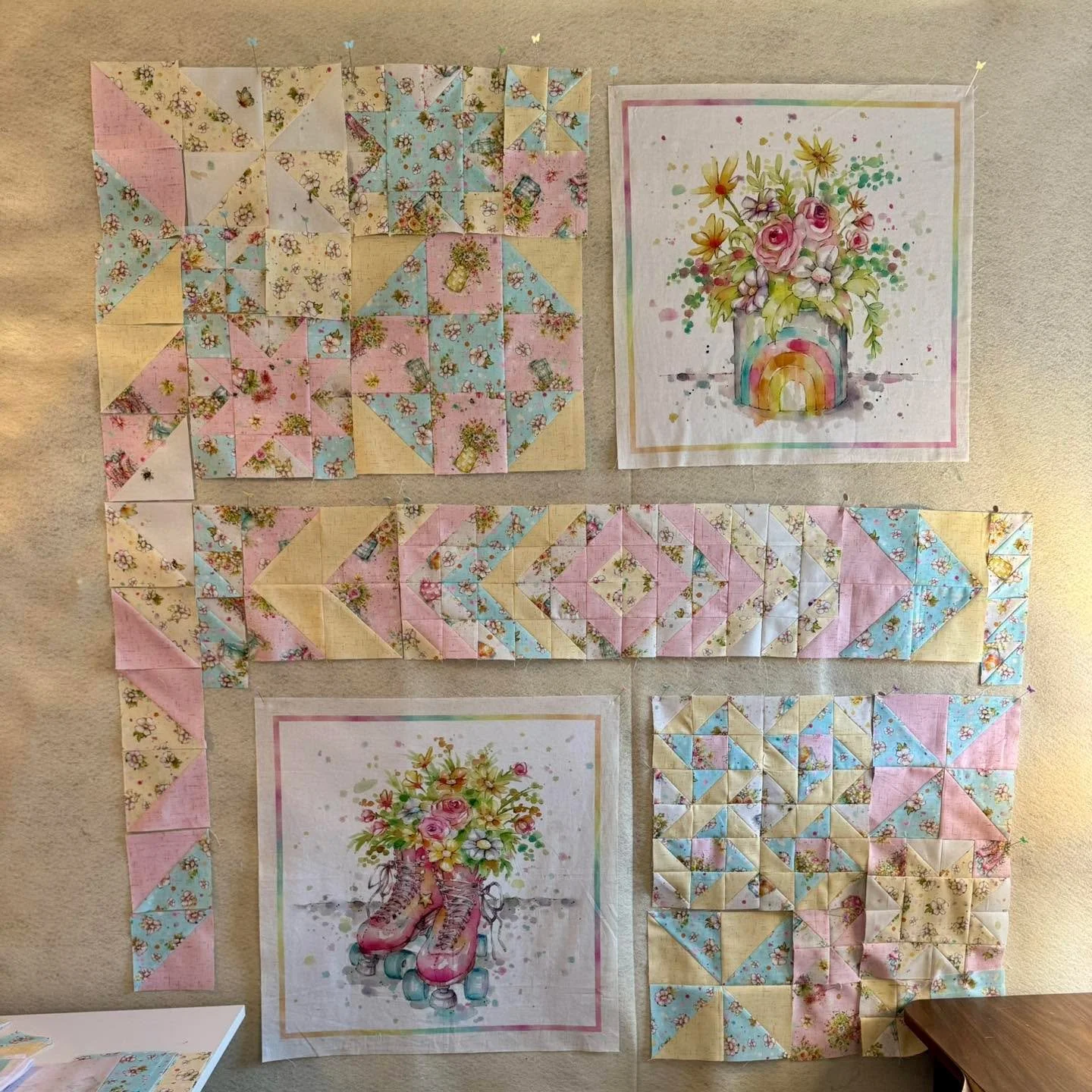 Making this one up as I go! No pattern just hodge podge.  I&rsquo;m having so much fun!

#quilting #TheWhimsicalStitchery #fabric #spring #springvibes #sewing #sewingproject