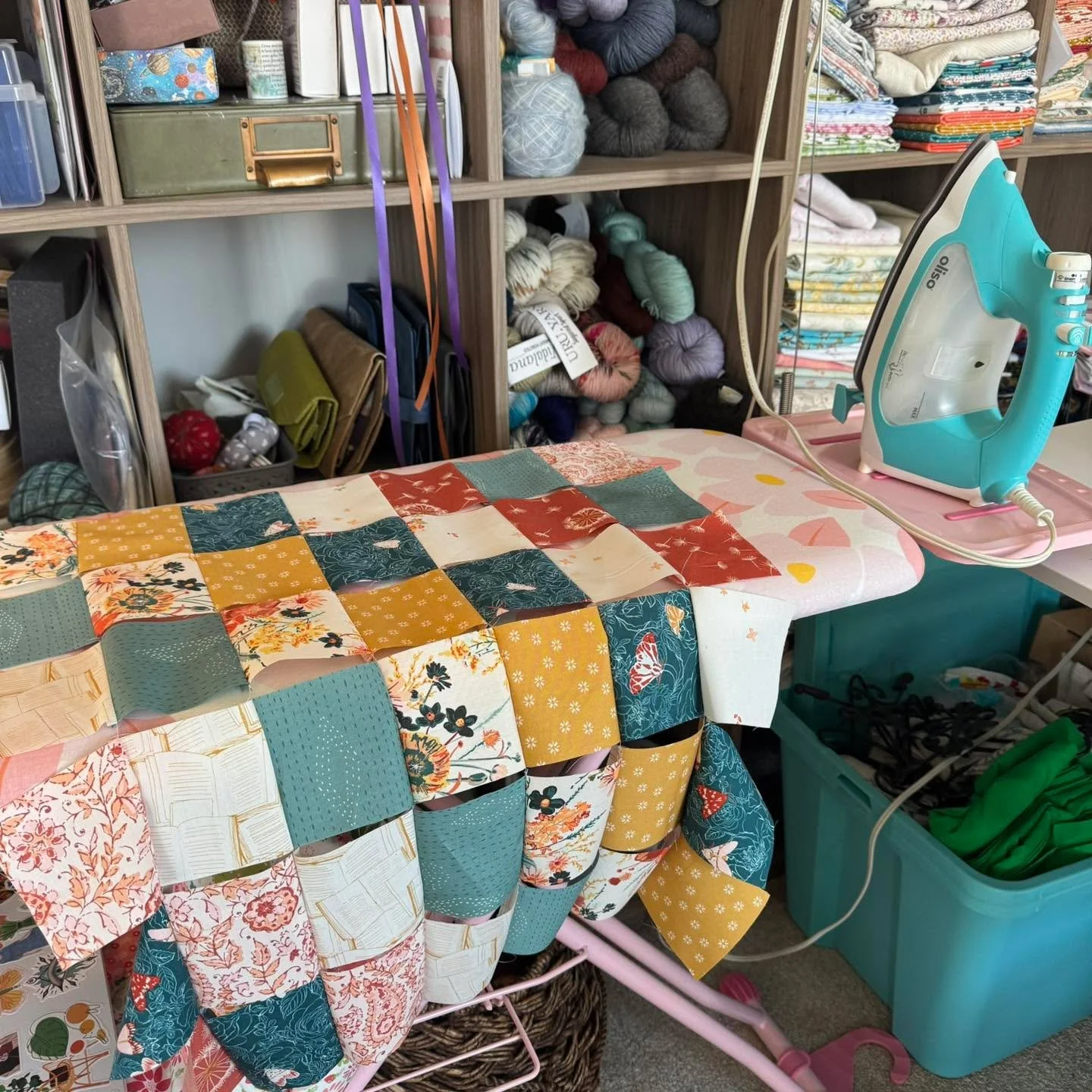 Taking a break from yarn projects to do a short little quilting project 🥰 making a pillowcase for my couch!

#TheWhimsicalStitchery #fabric #quilting #art #gallery #artgalleryfabrics