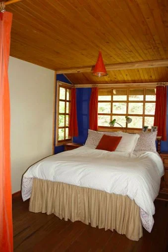 mainhouseinsidebedroom.jpg