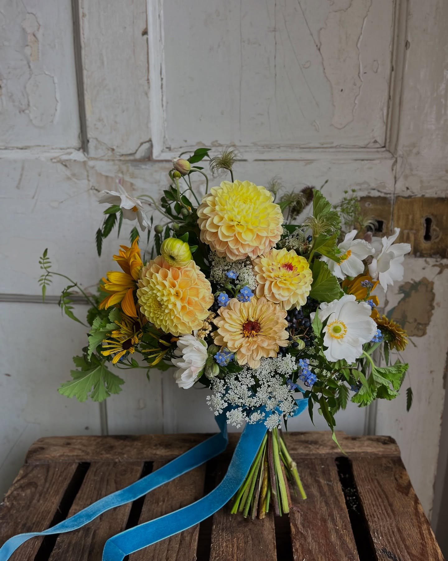If you&rsquo;re planning your wedding for 2025, January is the perfect time to get the ball rolling on getting bits ticked off 🤎
My books are open &amp; and love to chat re florals for your big day! 
Drop me a DM on here, scribble me an email or pop