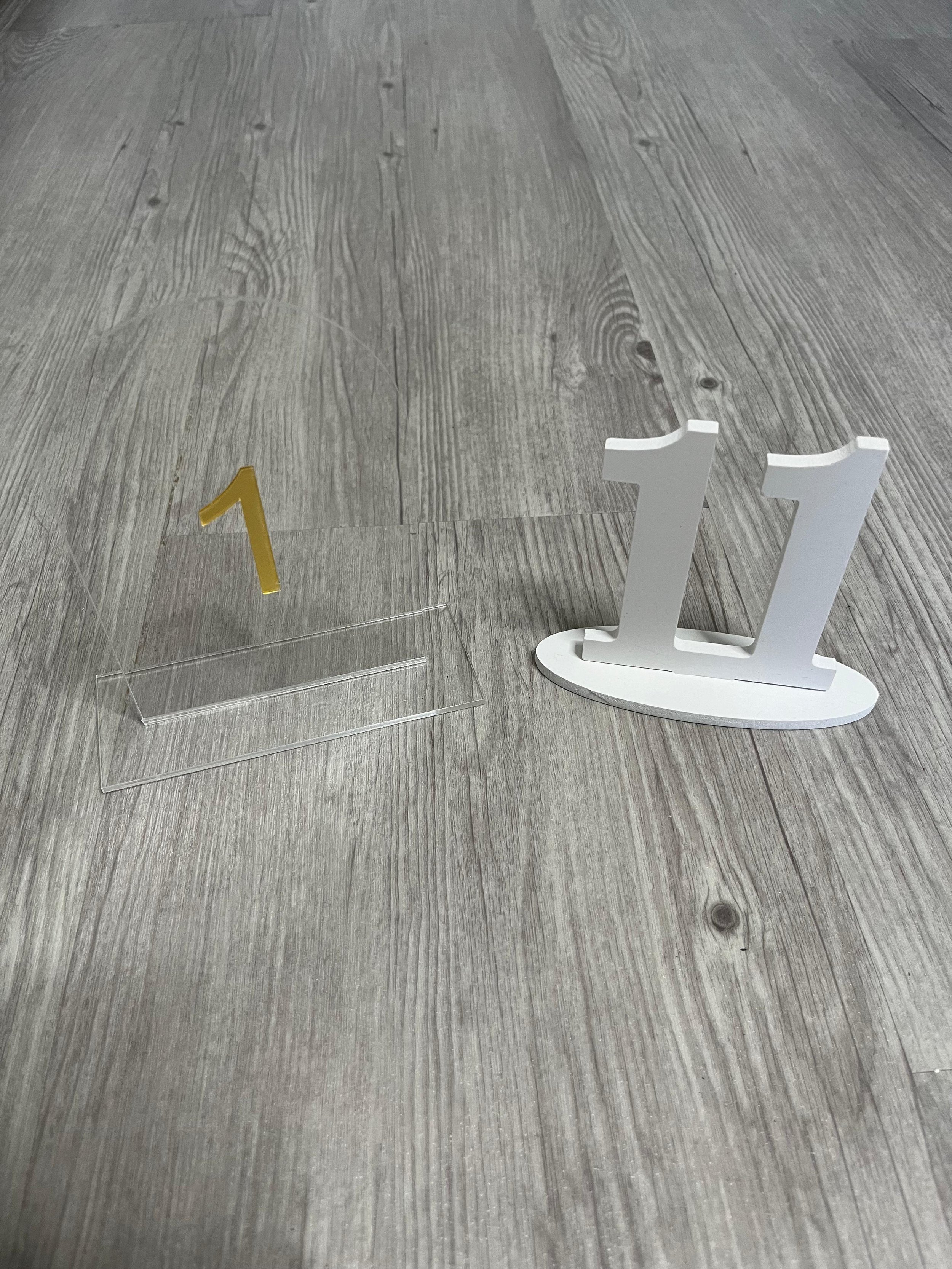 Tischnummern aus Holz & Acryl