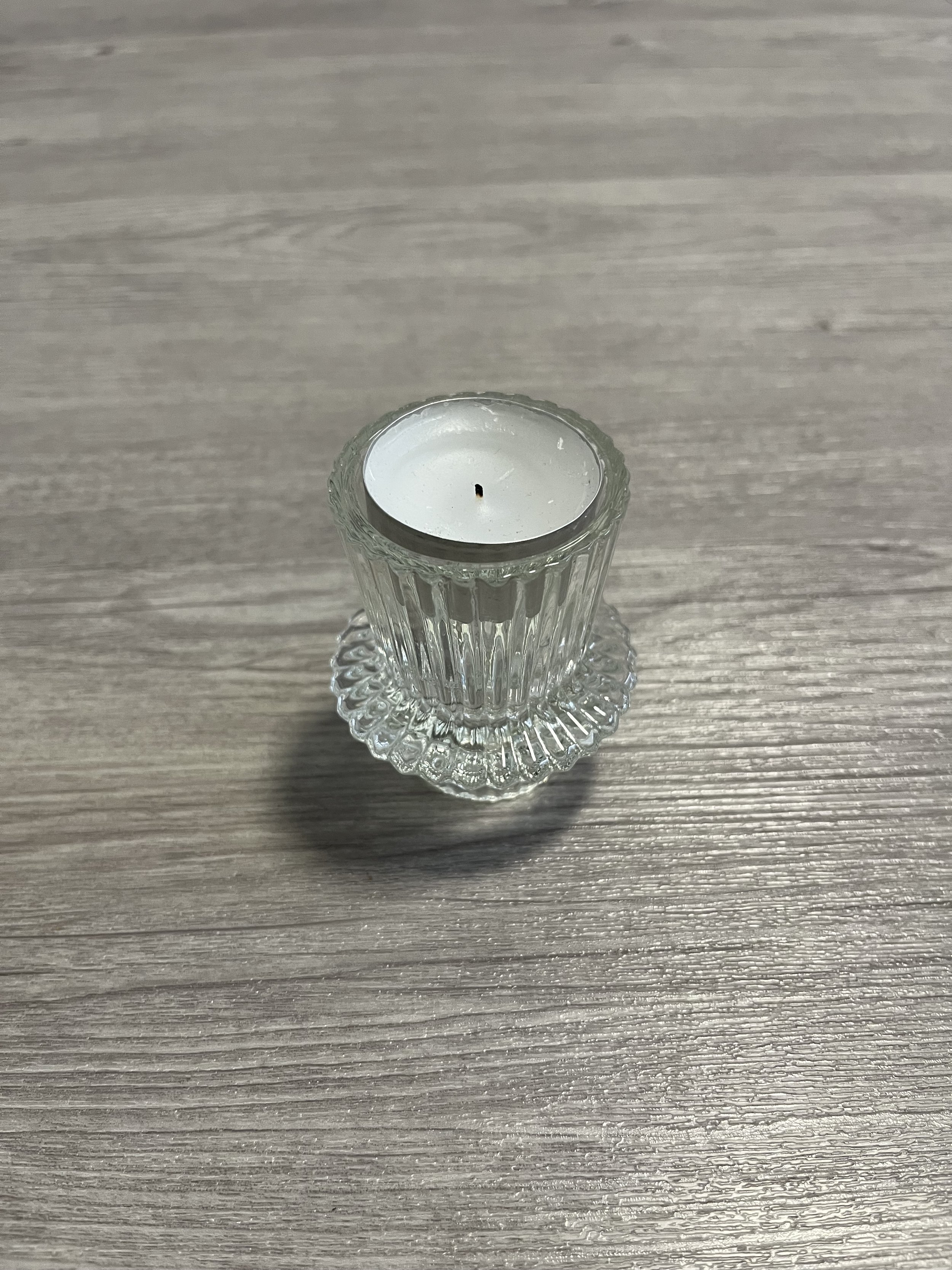 Teelichthalter aus Glas (umgedreht ist es ein Stabkerzenhalter) 6cm x 7cm