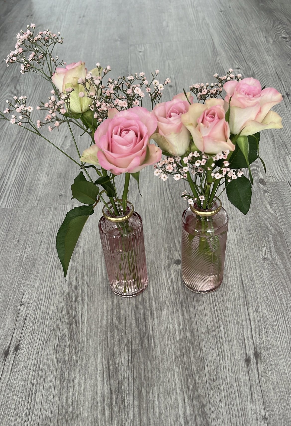 Vasen in Rose` mit goldenem Rand 5cm x 13cm