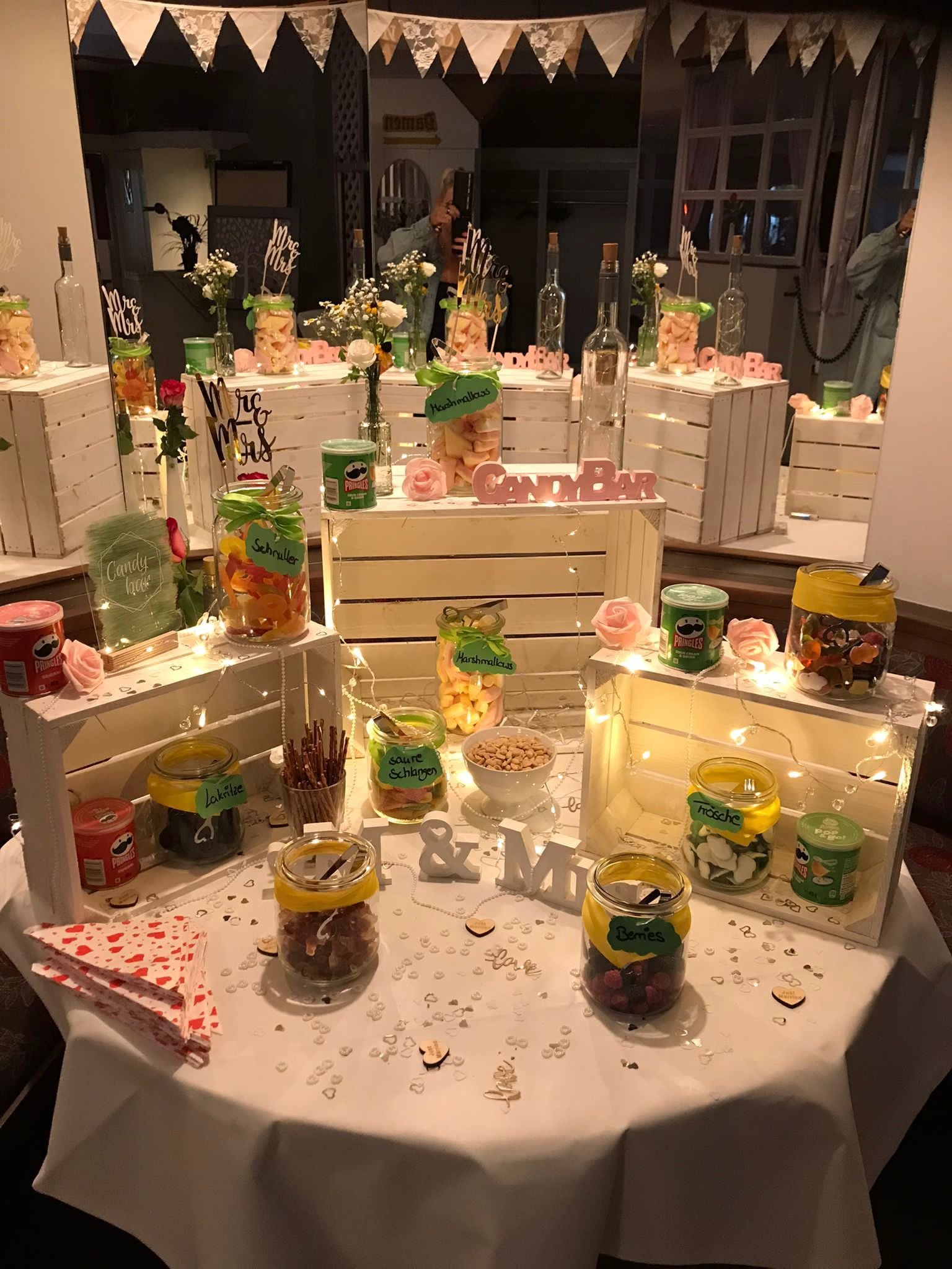 Candy Bar mit Holzkisten